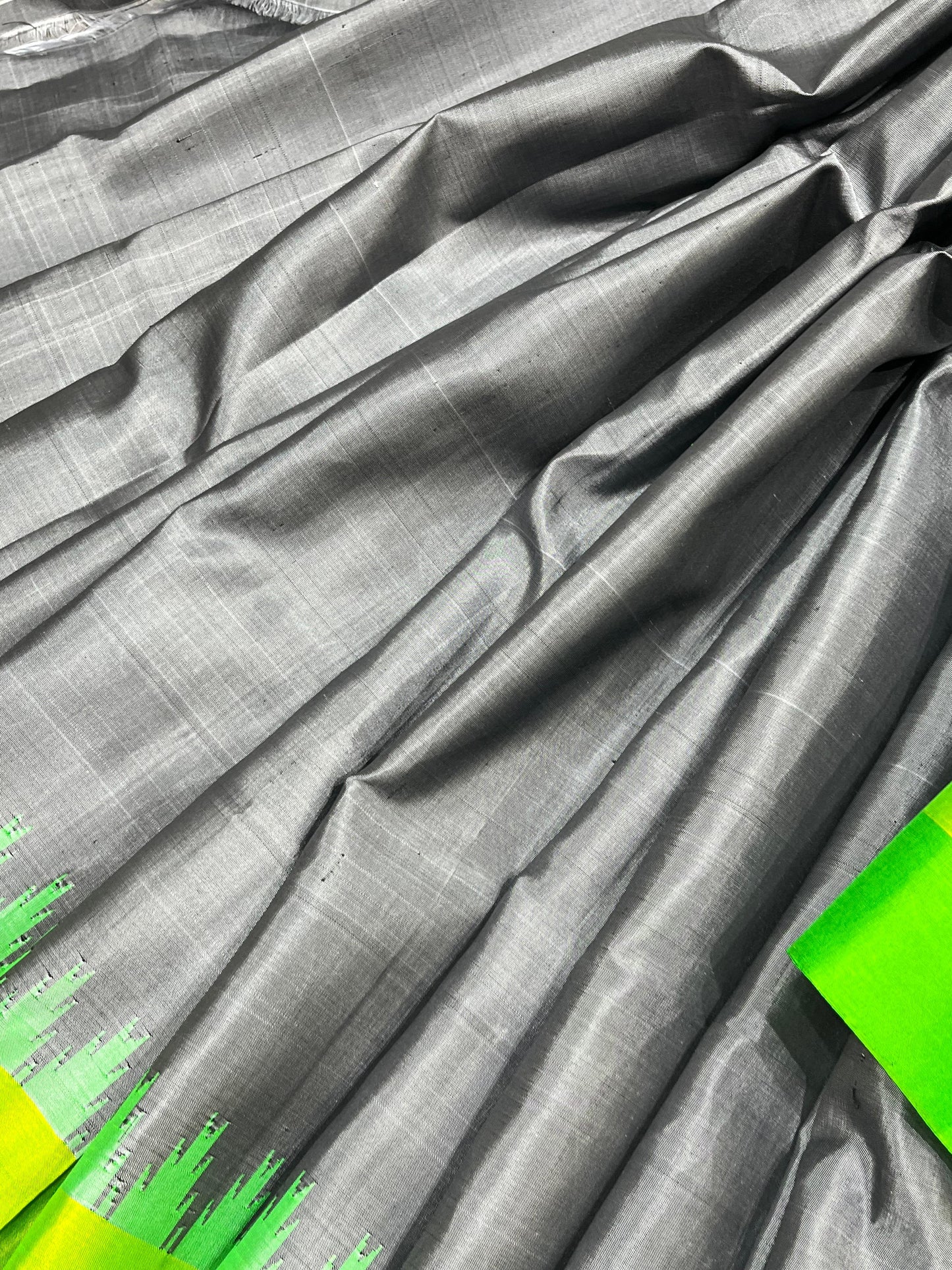 GREY SILK PURE HANDLOOM GADWAL SAREE