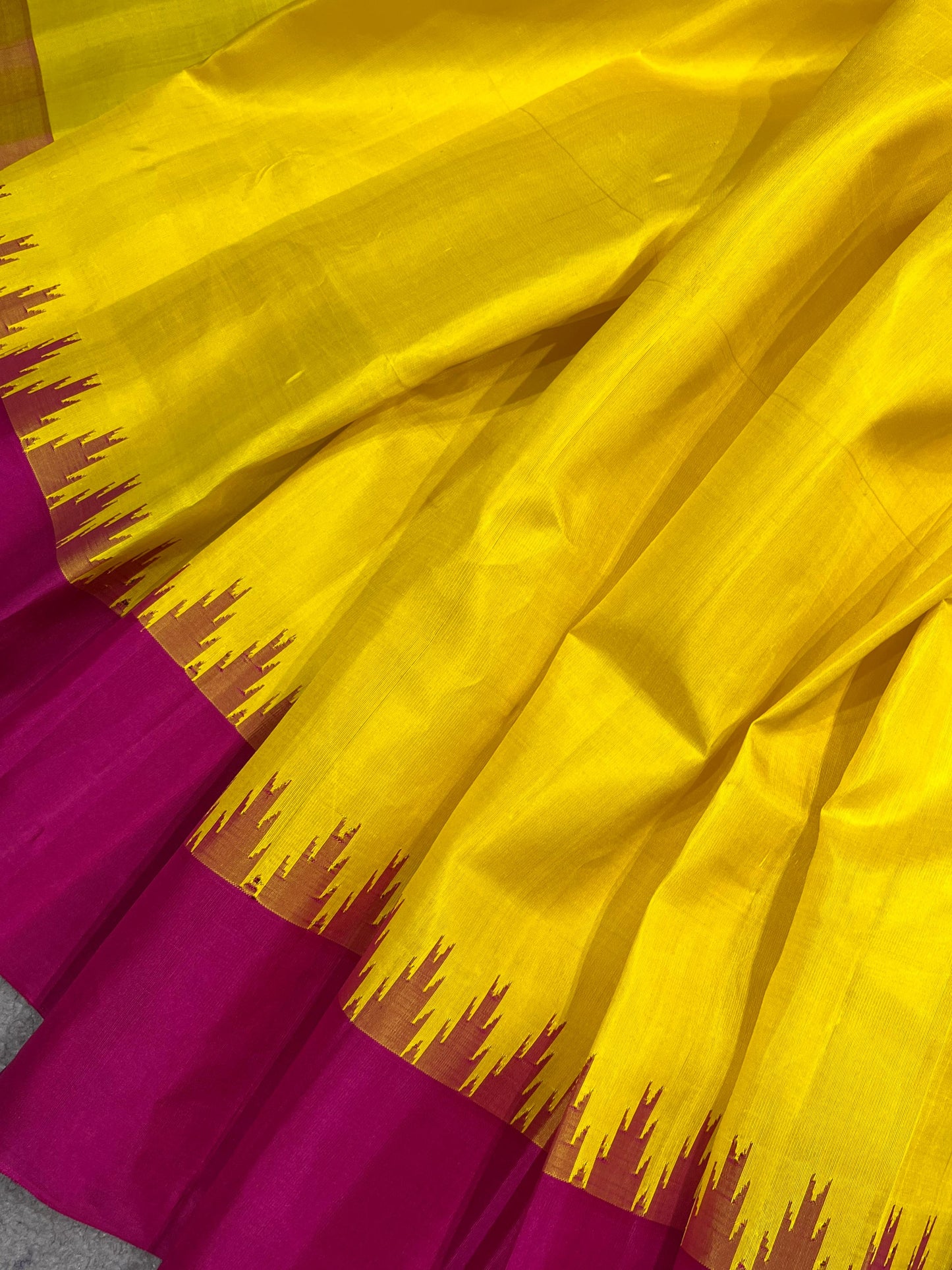 YELLOW SILK PURE HANDLOOM GADWAL SAREE