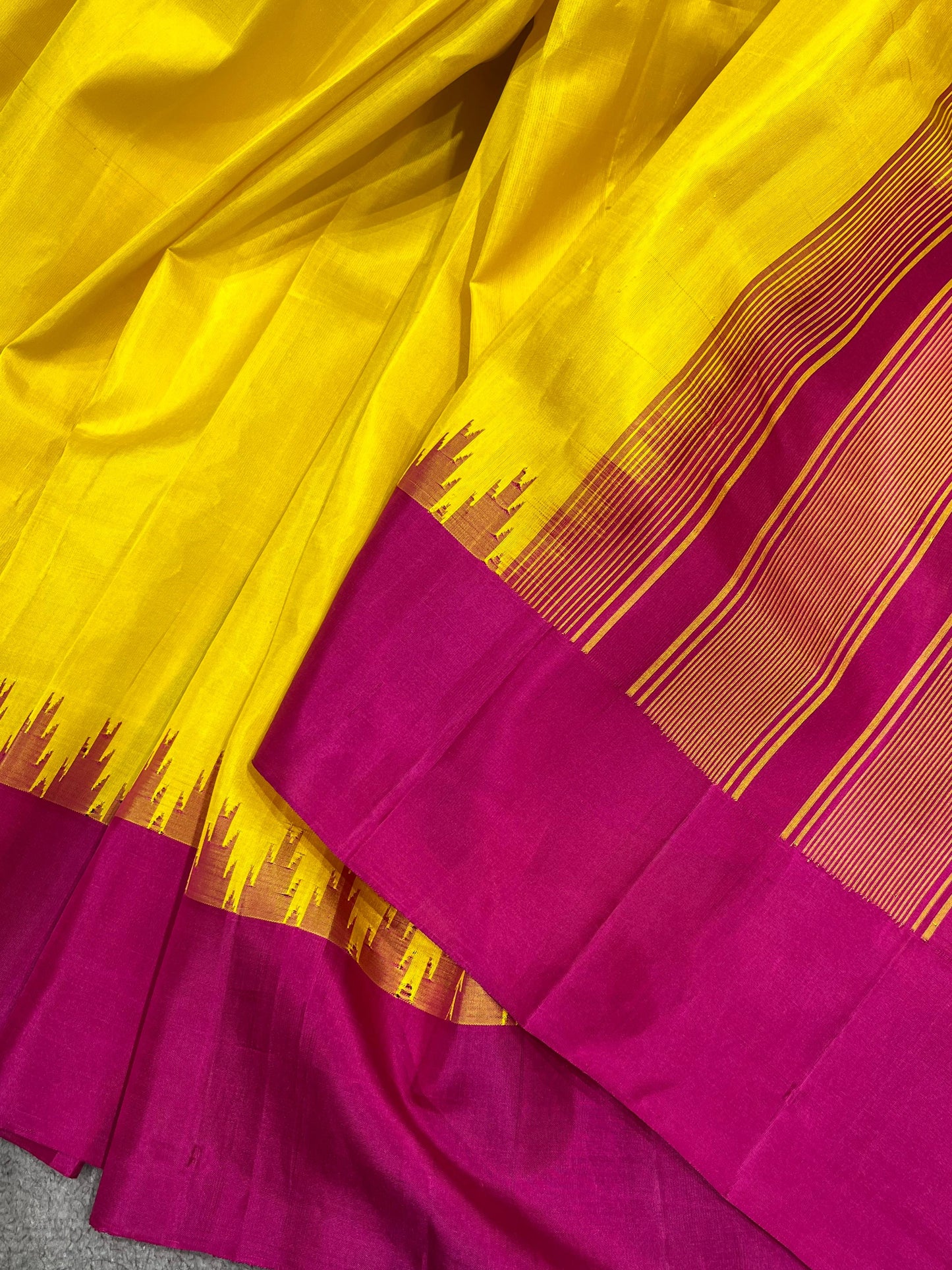 YELLOW SILK PURE HANDLOOM GADWAL SAREE