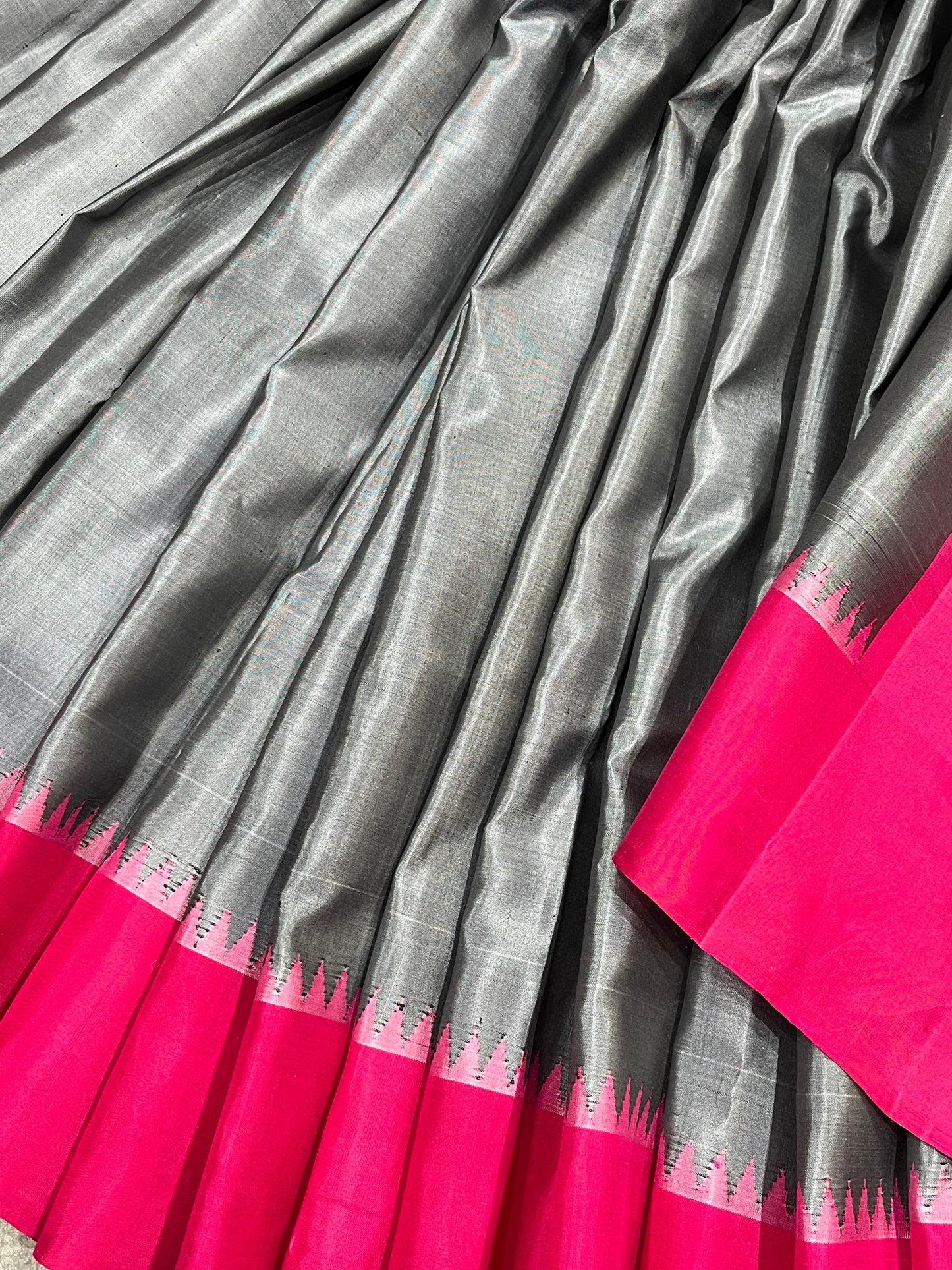 GREY SILK PURE HANDLOOM GADWAL SAREE