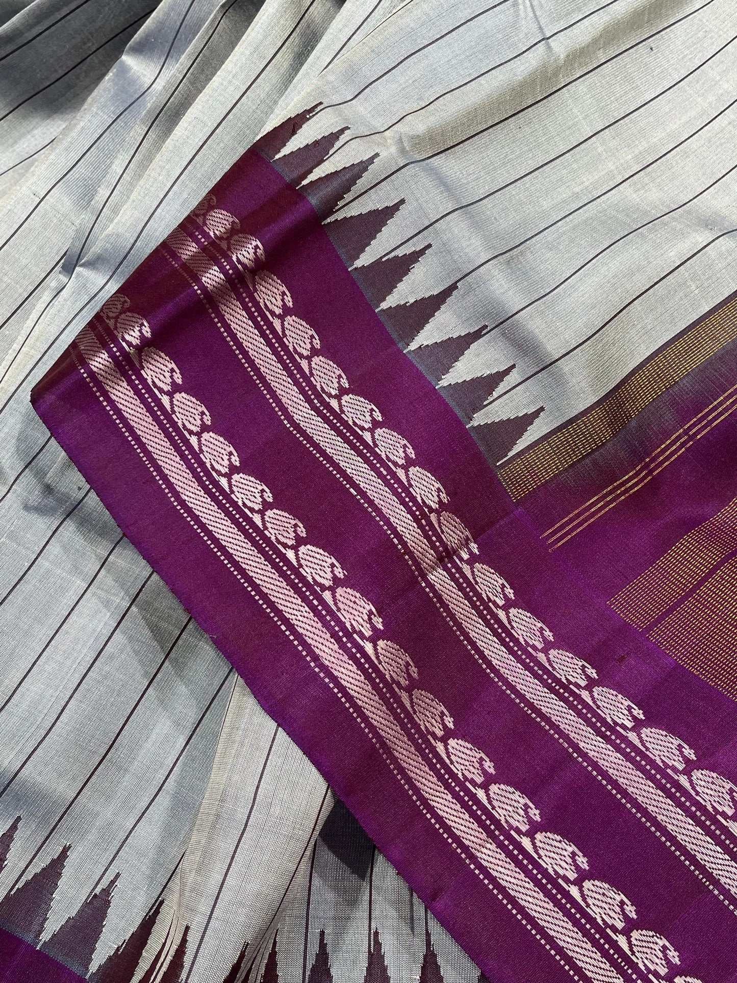 GREY SILK PURE HANDLOOM GADWAL SAREE