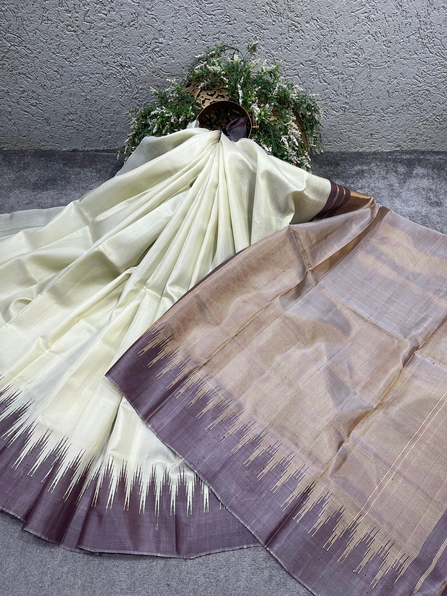 IVORY SILK PURE HANDLOOM GADWAL SAREE