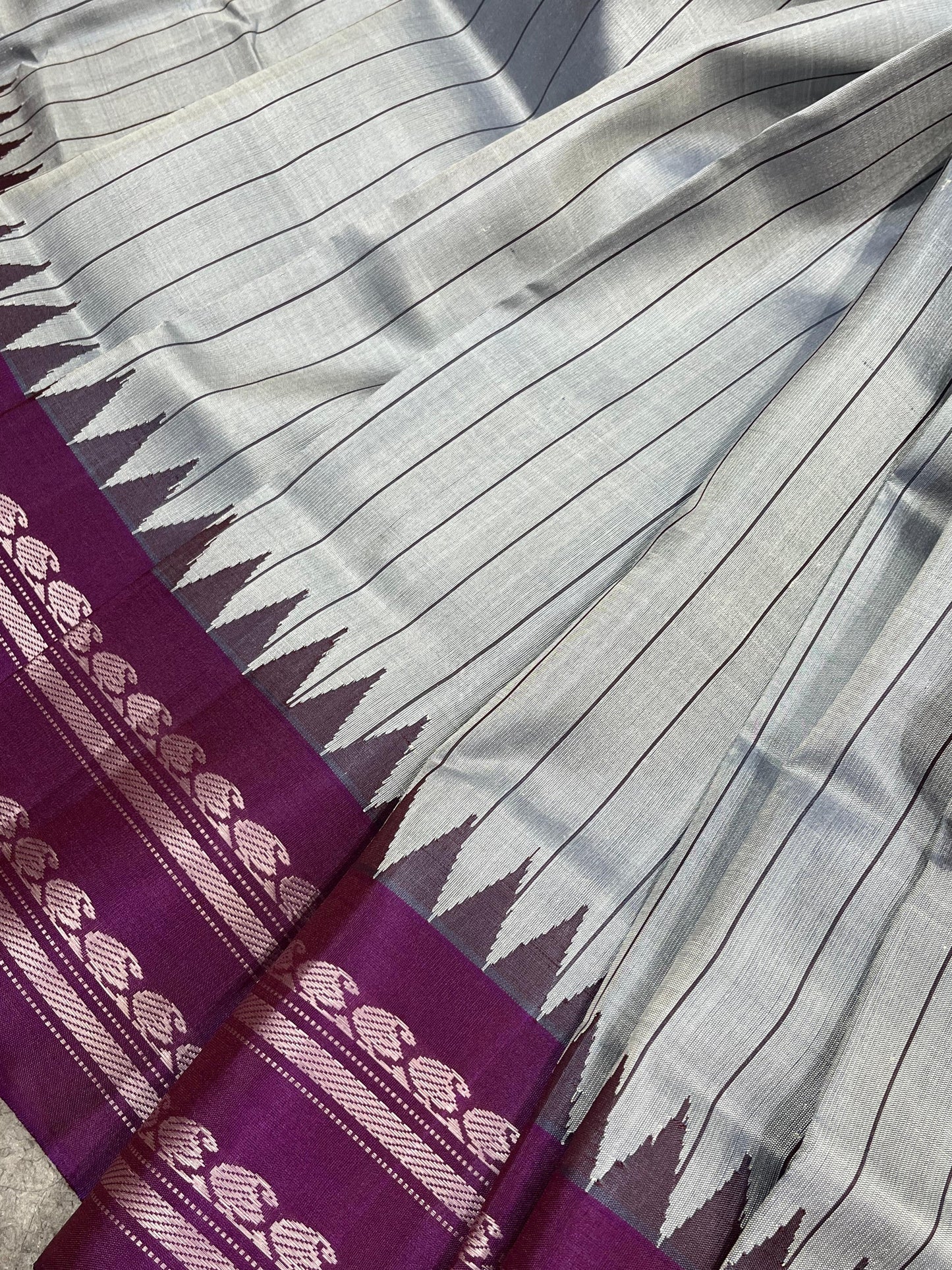 GREY SILK PURE HANDLOOM GADWAL SAREE