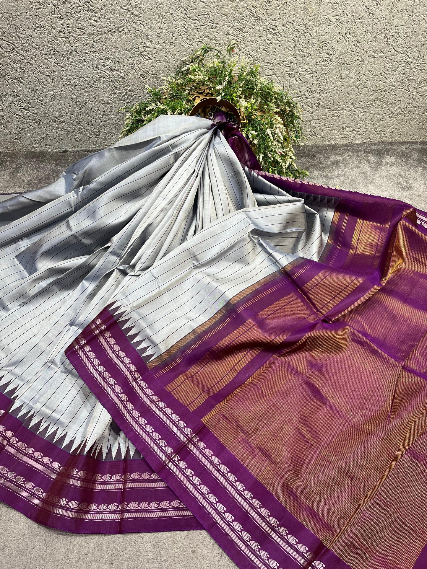 GREY SILK PURE HANDLOOM GADWAL SAREE
