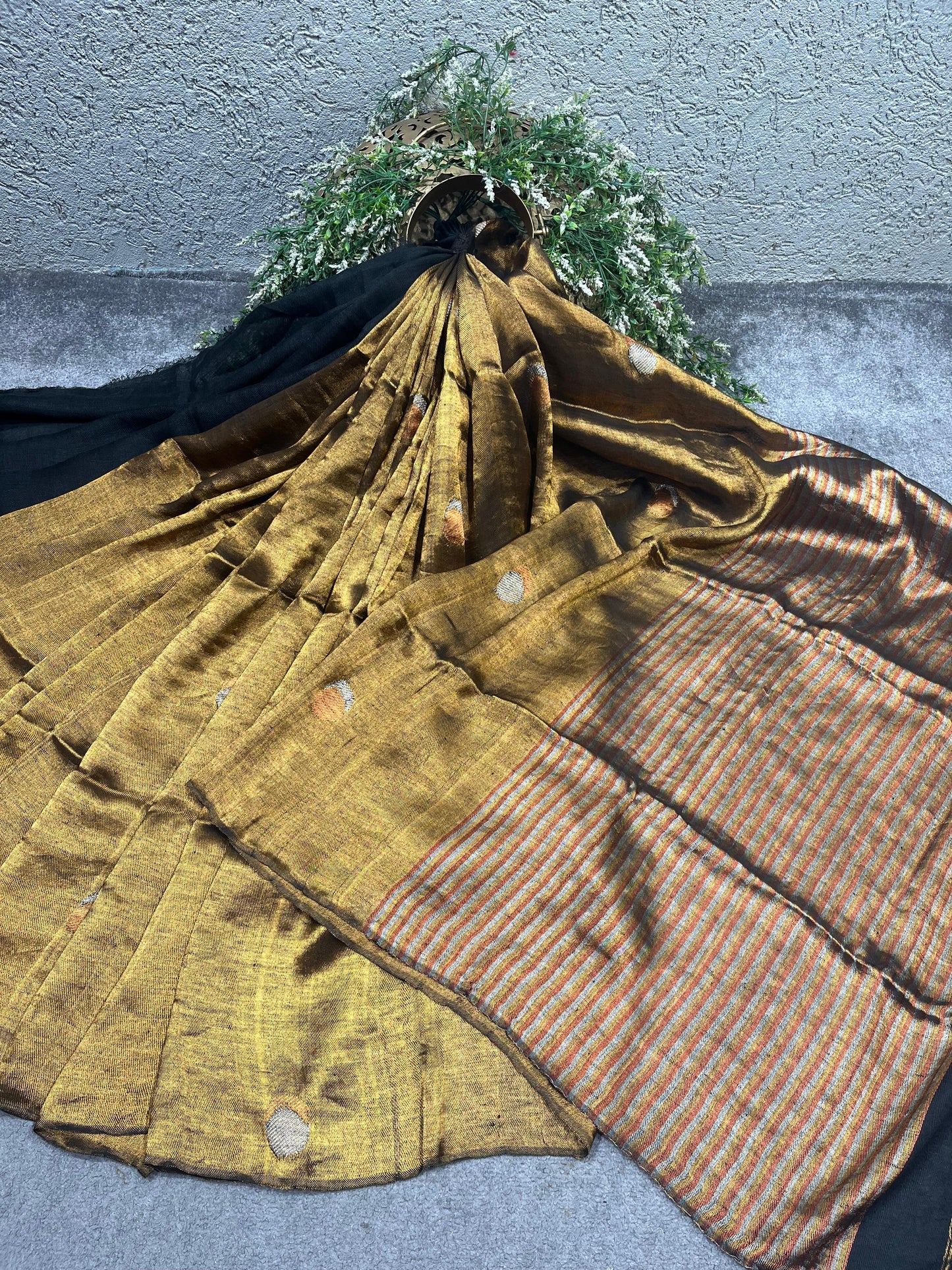 GOLD TWILL METALLIC PURE HANDLOOM LINE SAREE