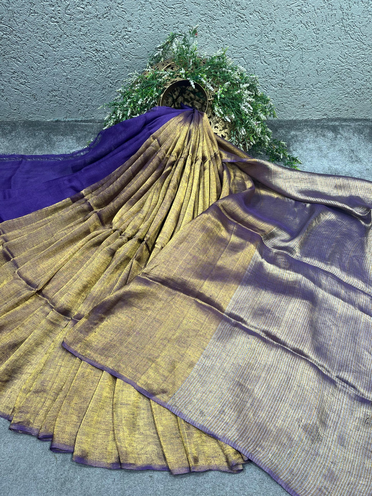 PURP[LE TWILL METALLIC PURE HANDLOOM LINEN SAREE