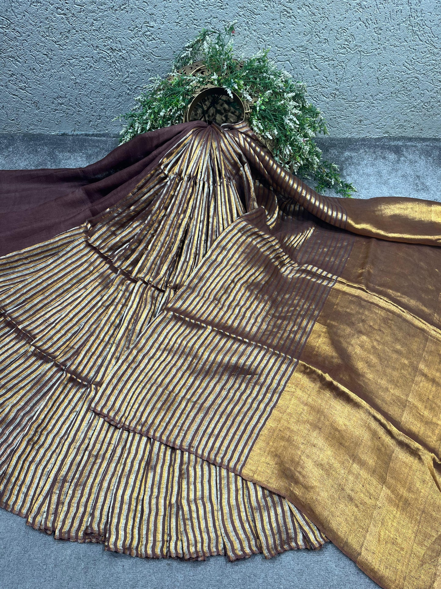 BROWN TWILL METALLIC PURE HANDLOOM LINEN SAREE