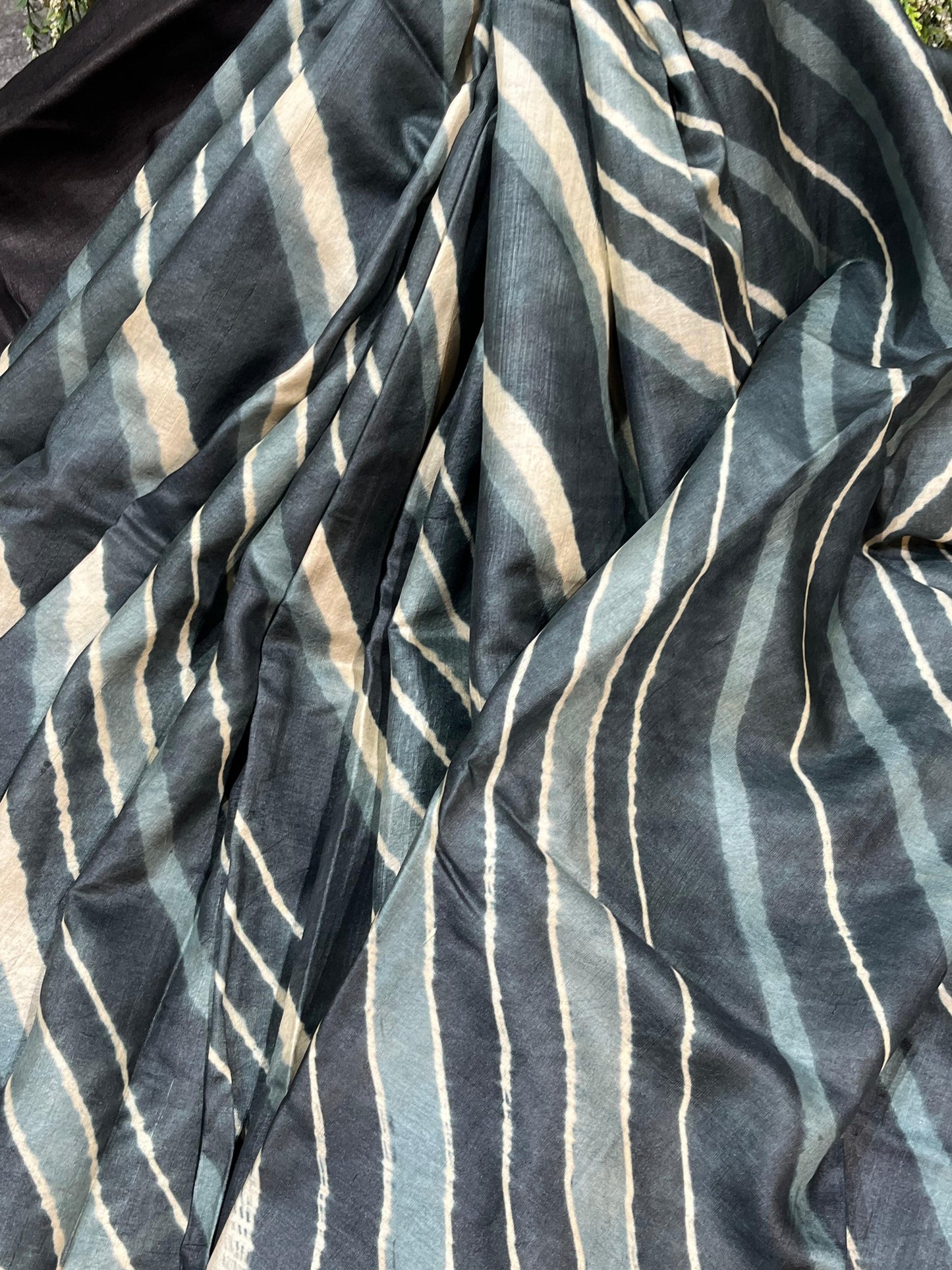 SLATE GREY TASSAR PURE HANDLOOM LEHERIYA SAREE