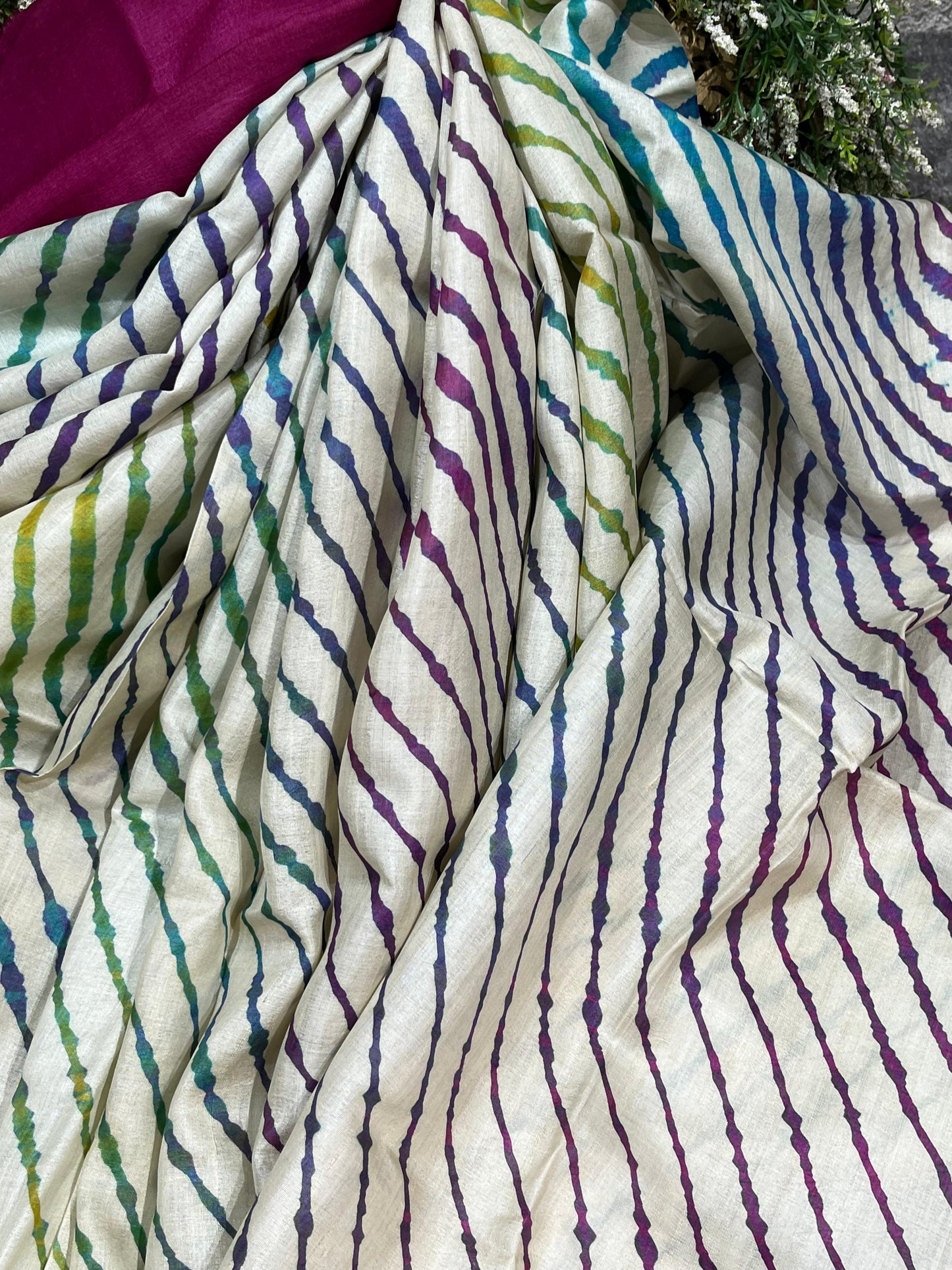 OFF WHITE TASSAR PURE HANDLOOM LEHERIYA SAREE