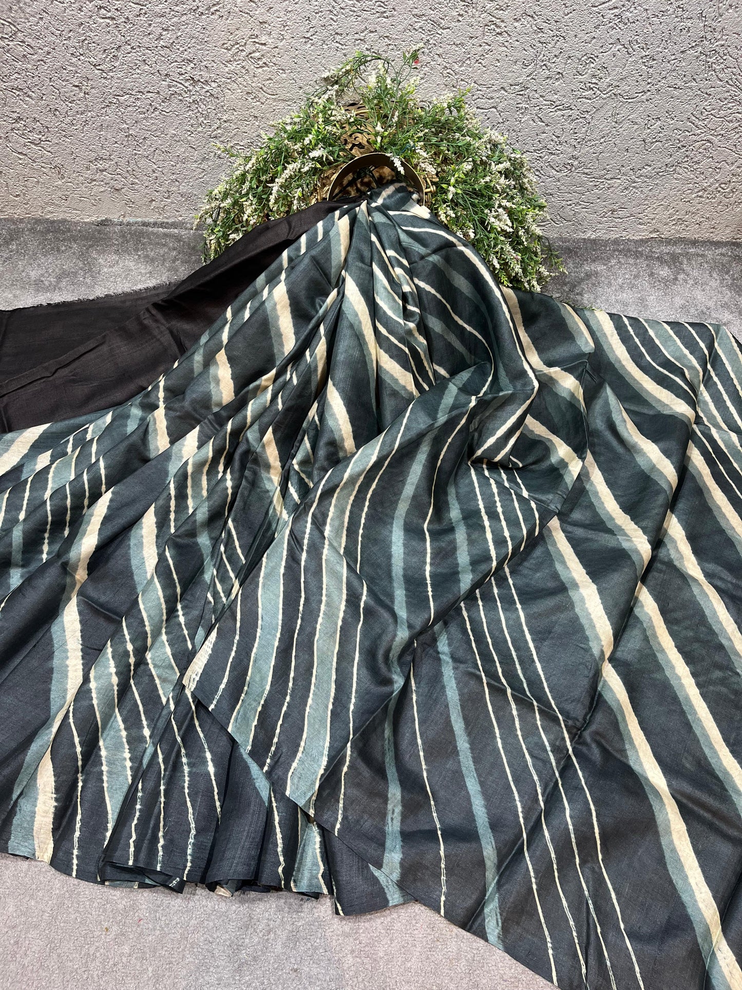 SLATE GREY TASSAR PURE HANDLOOM LEHERIYA SAREE