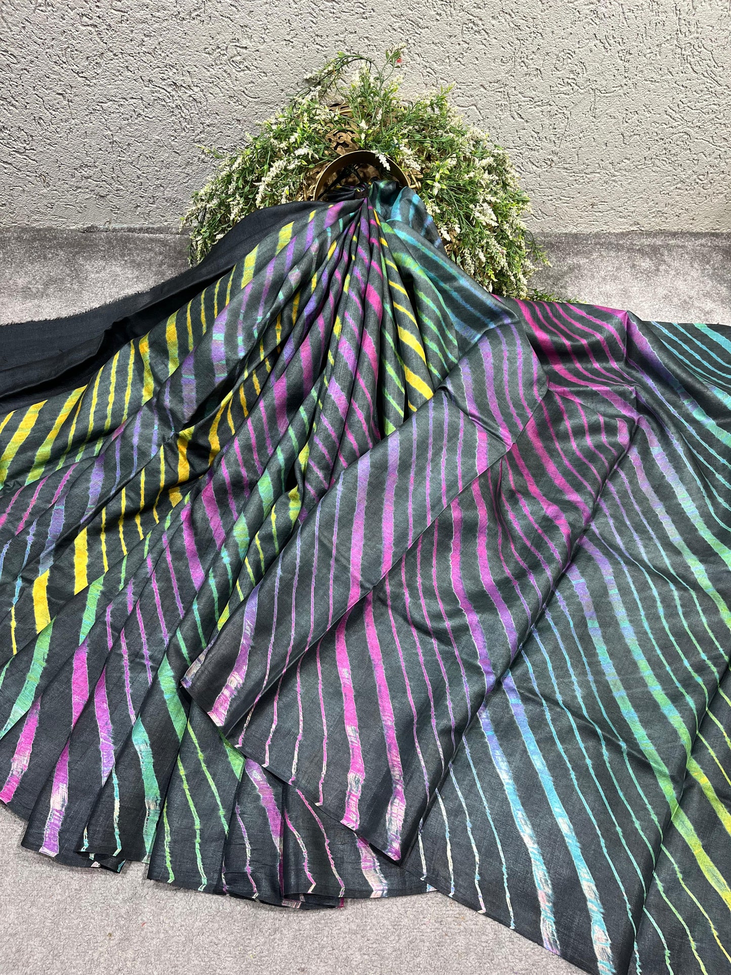 BLACK TASSAR  PURE HANDLOOM LEHERIYA SAREE