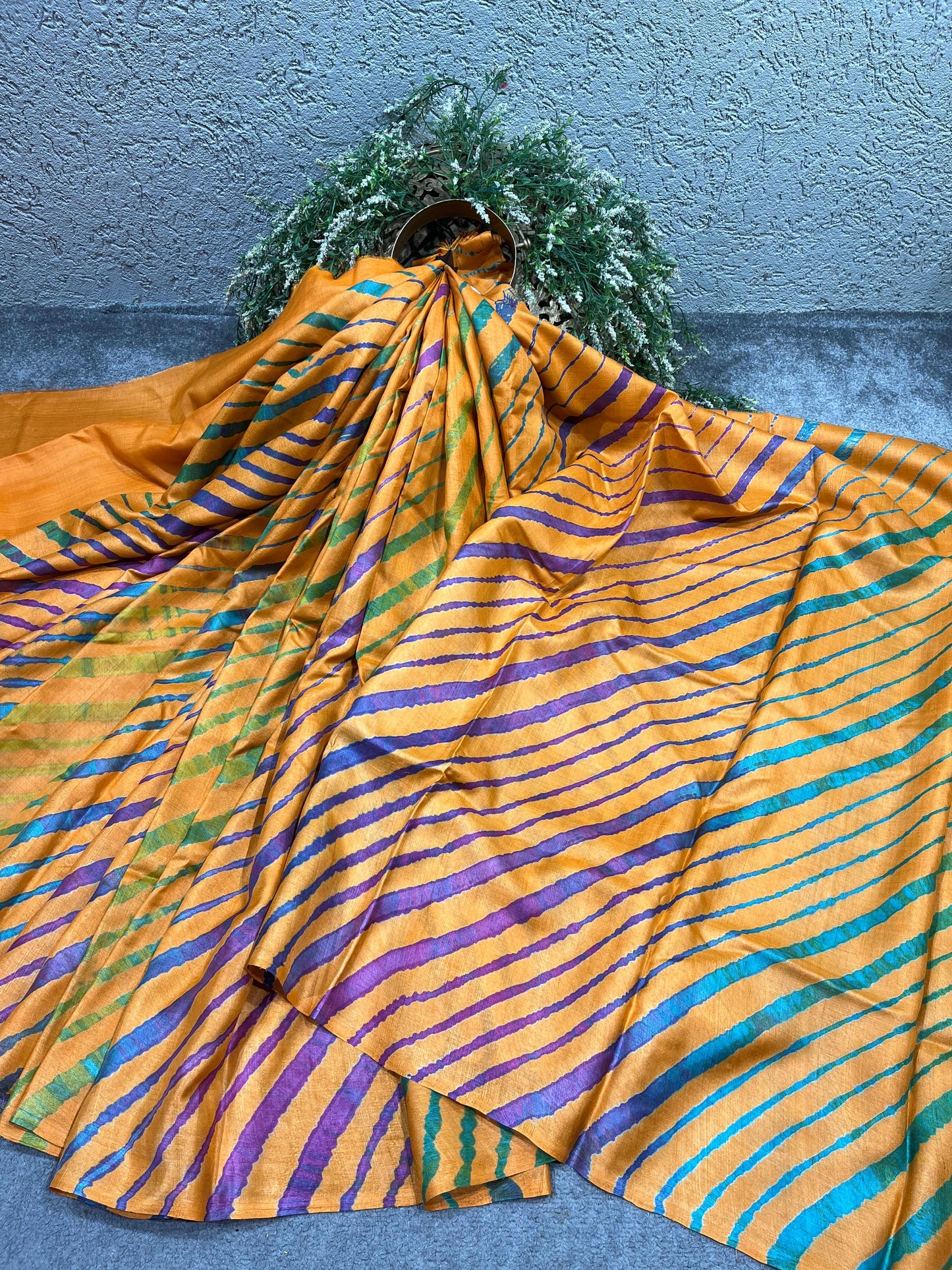 GOLD TASSAR PURE HANDLOOM LEHERIYA SAREE
