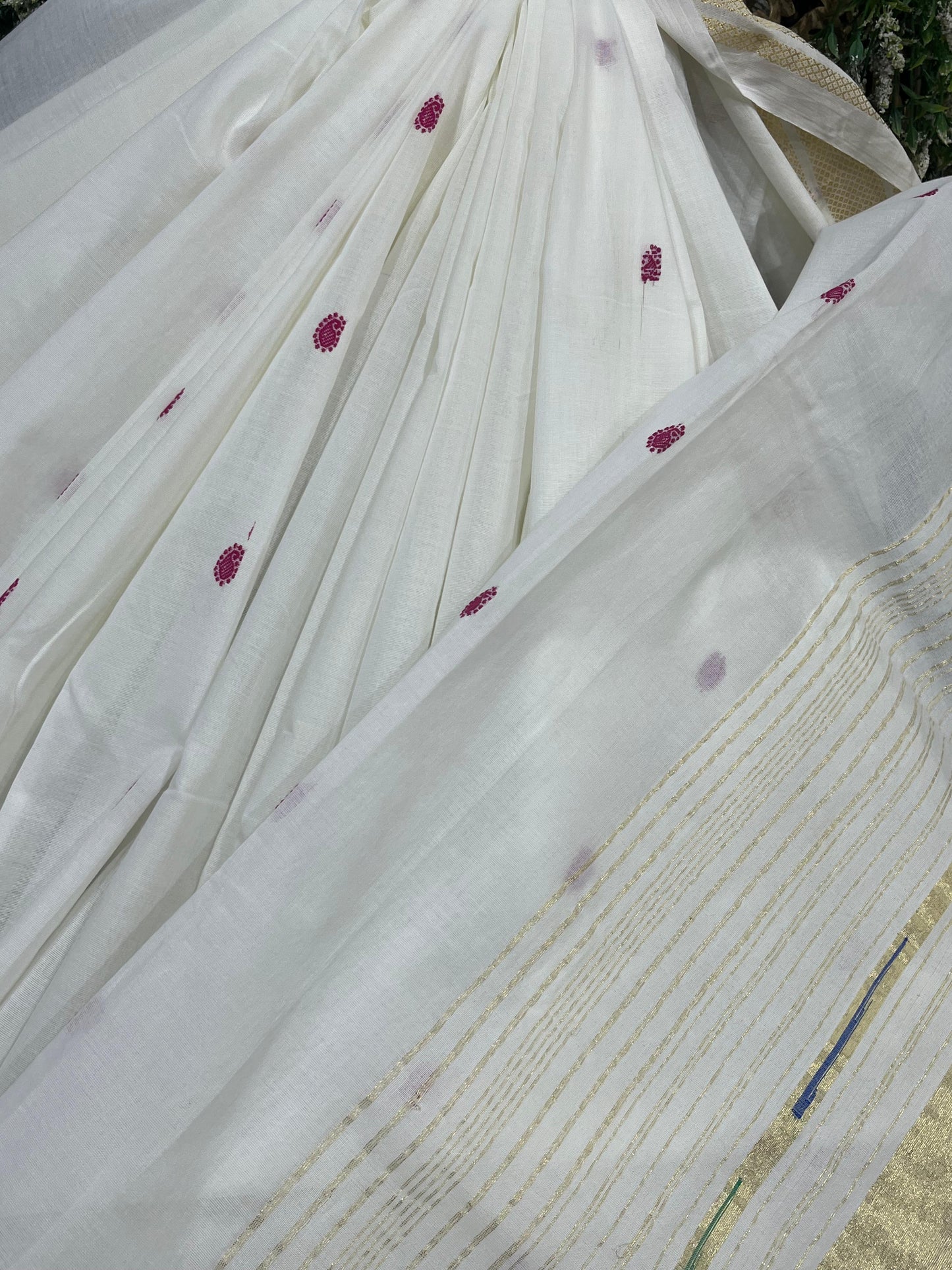 WHITE COTTON PURE HANDLOOM PAITHANI SAREE