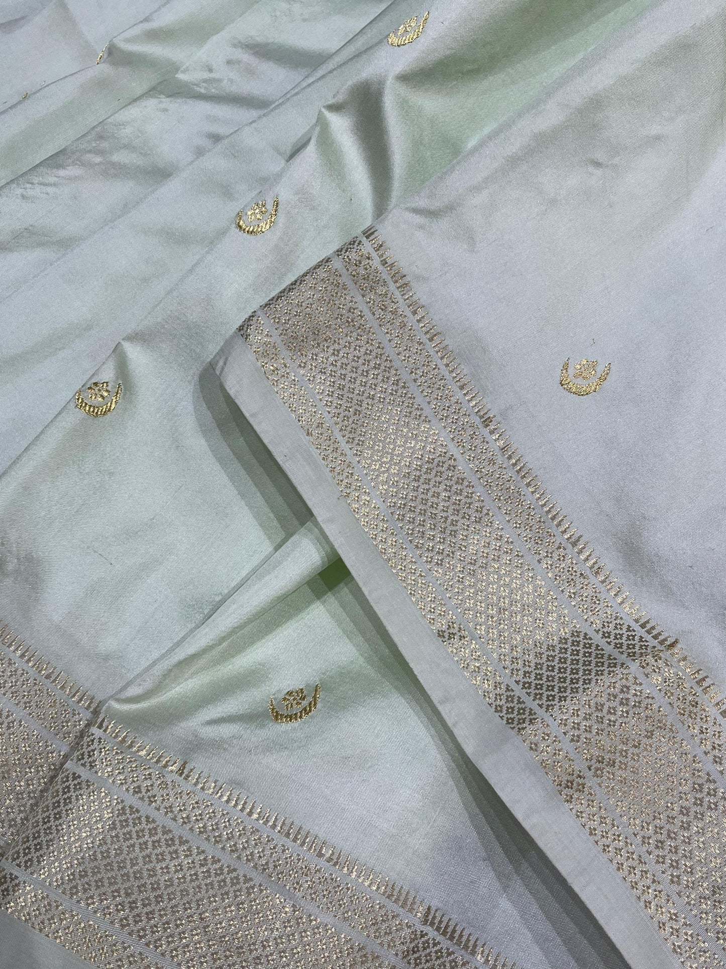 LIGHT PISTA GREEN SILK PURE HANDLOOM PAITHANI SAREE