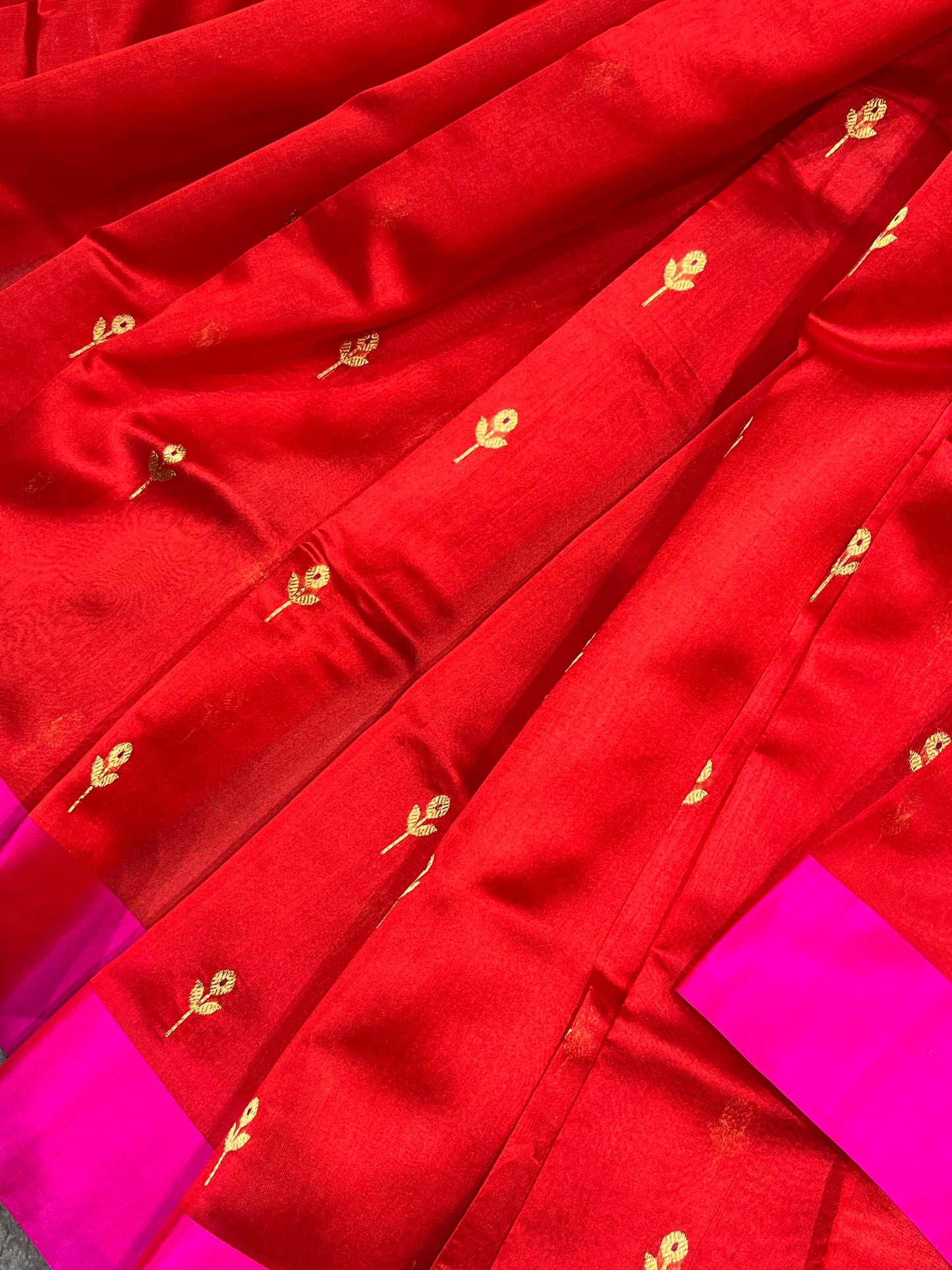 RED SILK PURE HANDLOOM CHANDERI SAREE