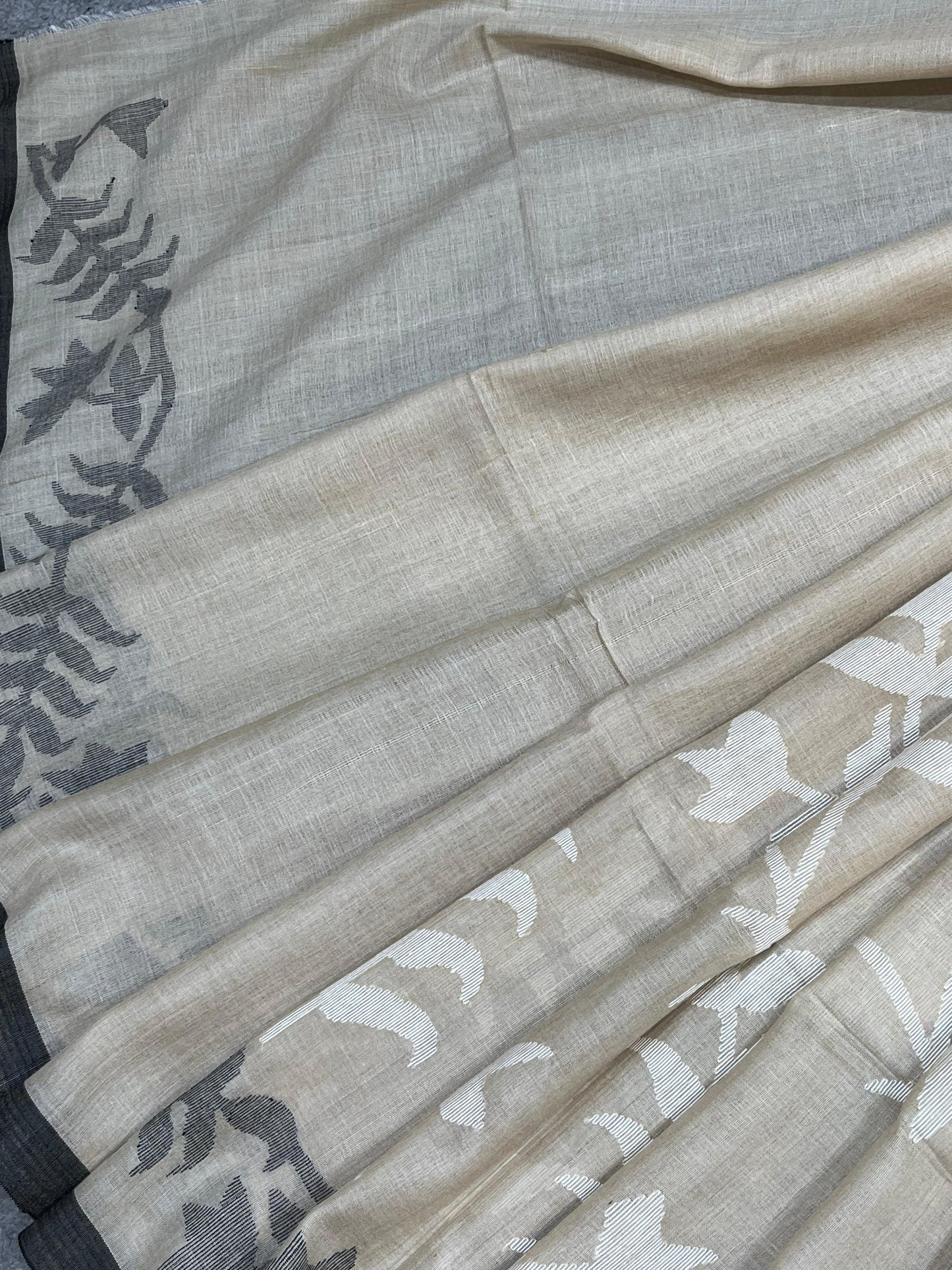 IVORY BEIGE PURE HANDLOOM JAMDANI SAREE