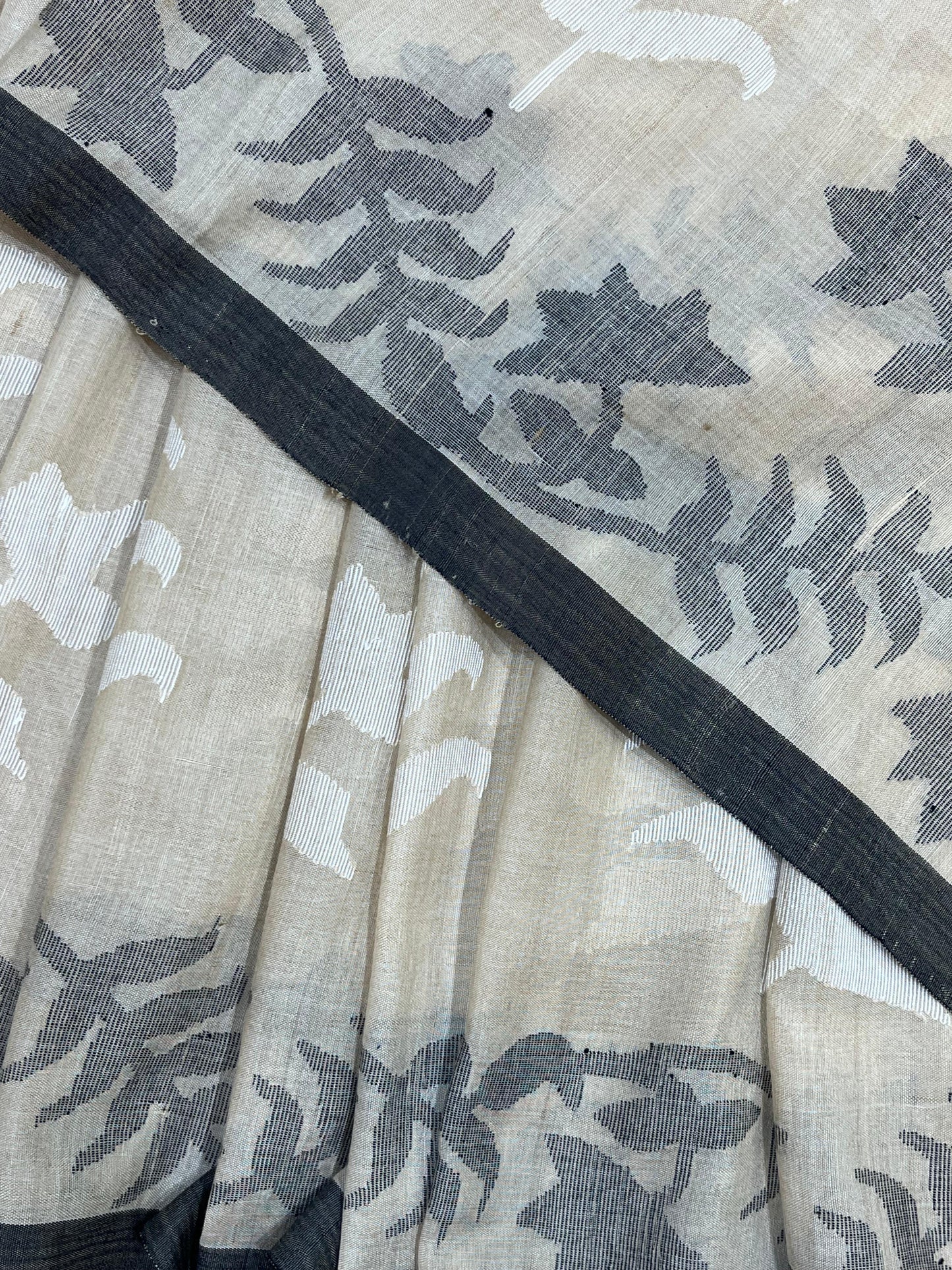 IVORY BEIGE PURE HANDLOOM JAMDANI SAREE