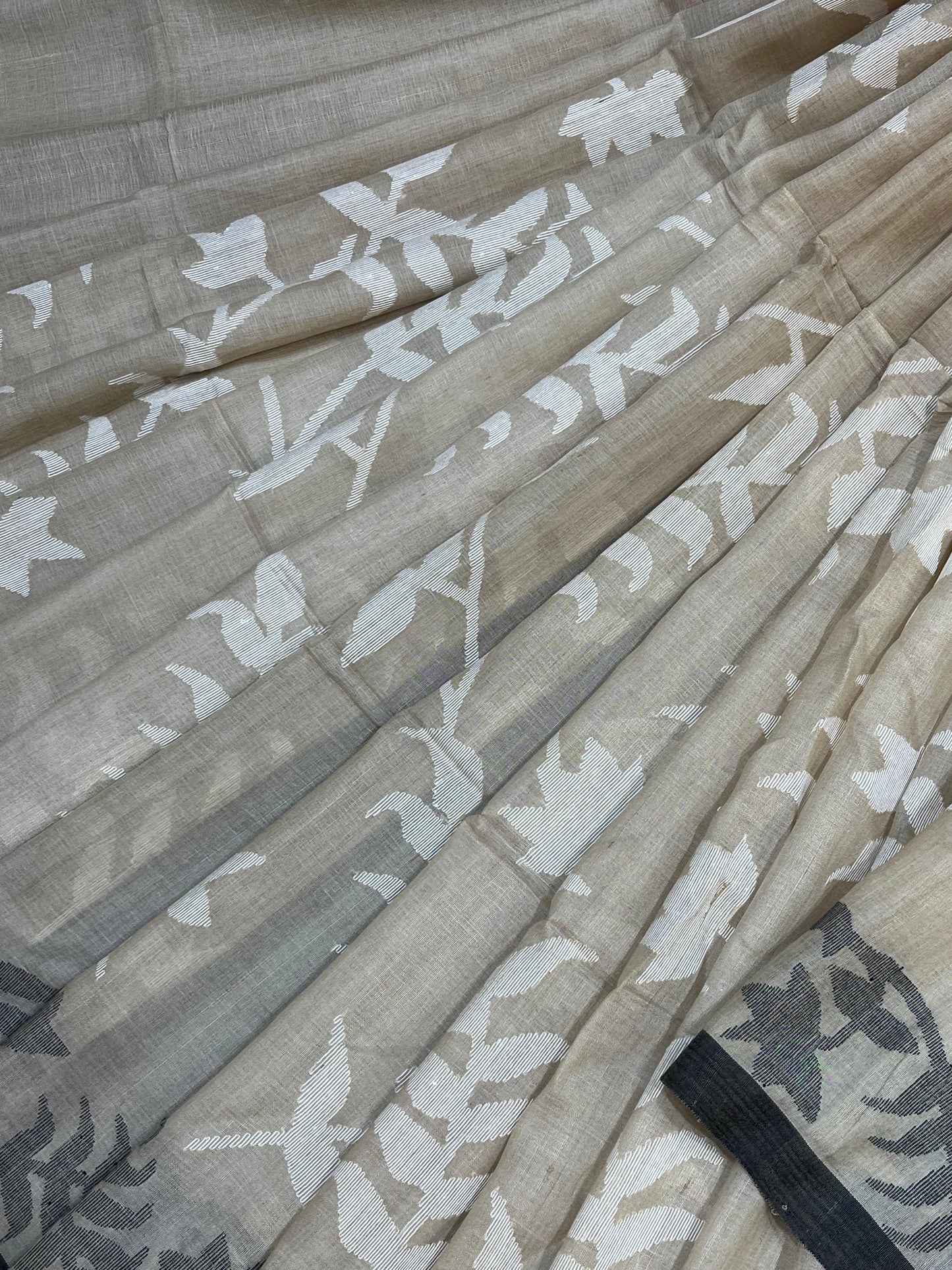 IVORY BEIGE PURE HANDLOOM JAMDANI SAREE