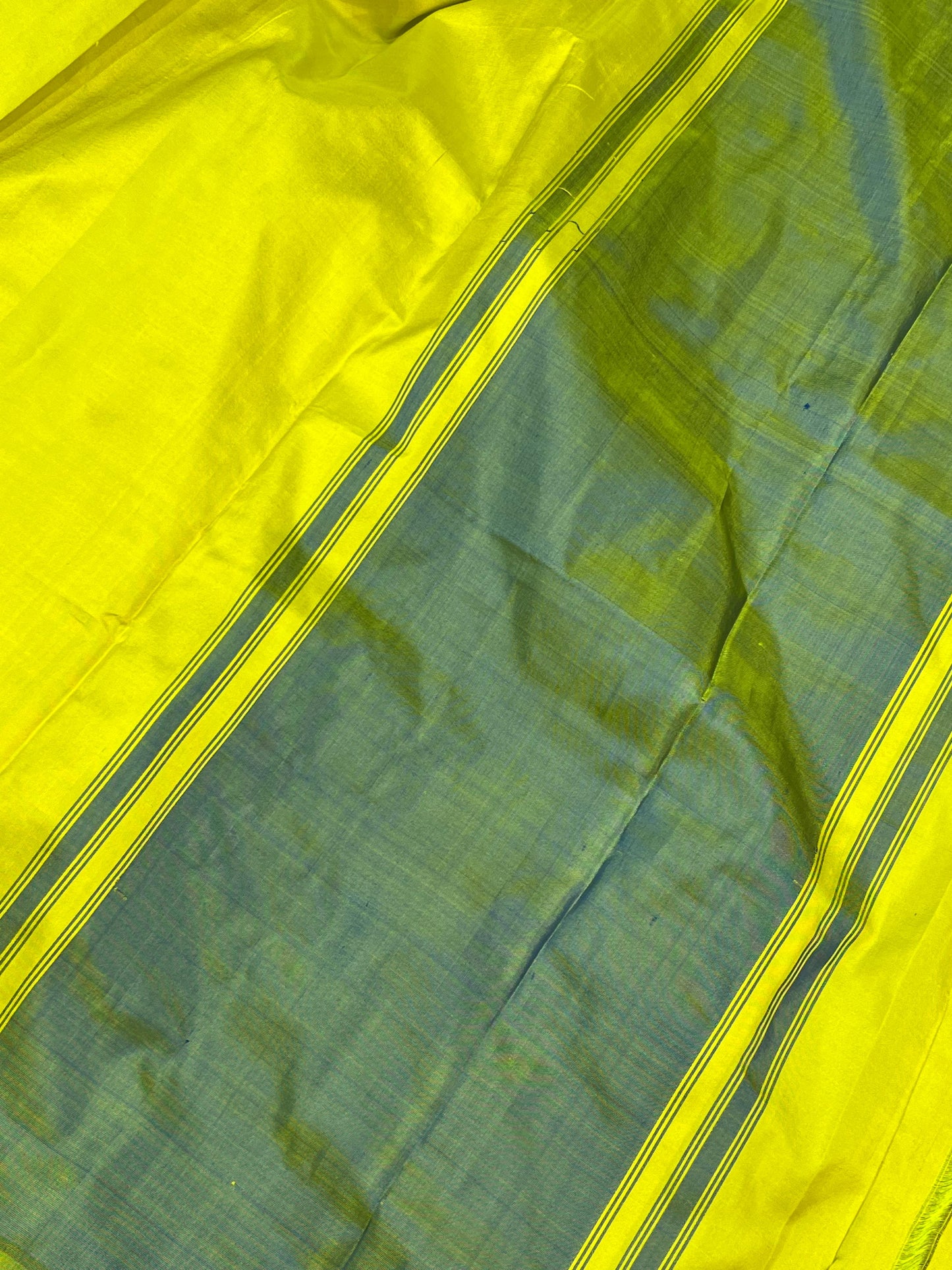 PARROT GREEN PURE HANDLOOM MANGALGIRI SAREE