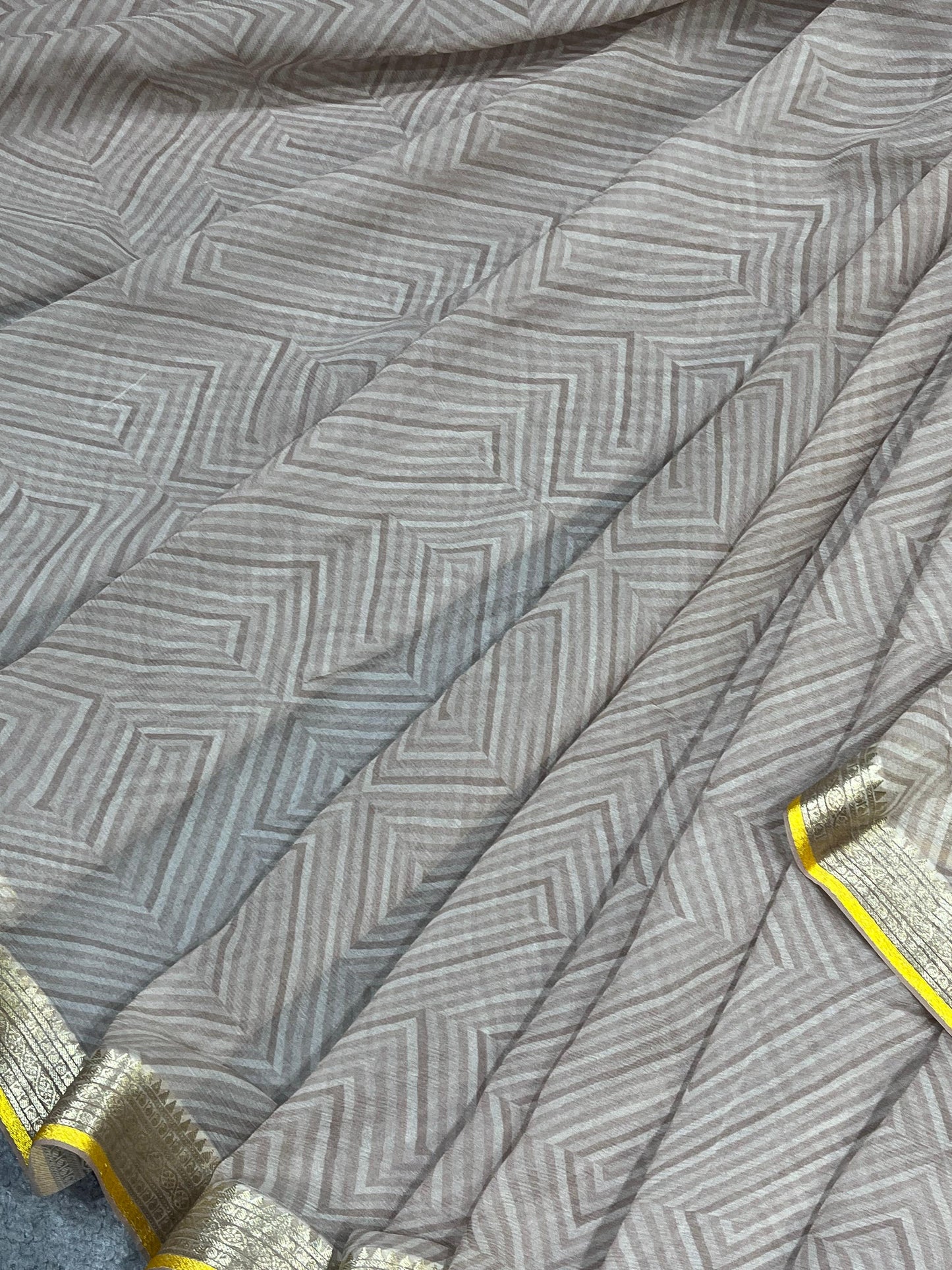 GREY PURE HANDLOOM CHIFFON SAREE