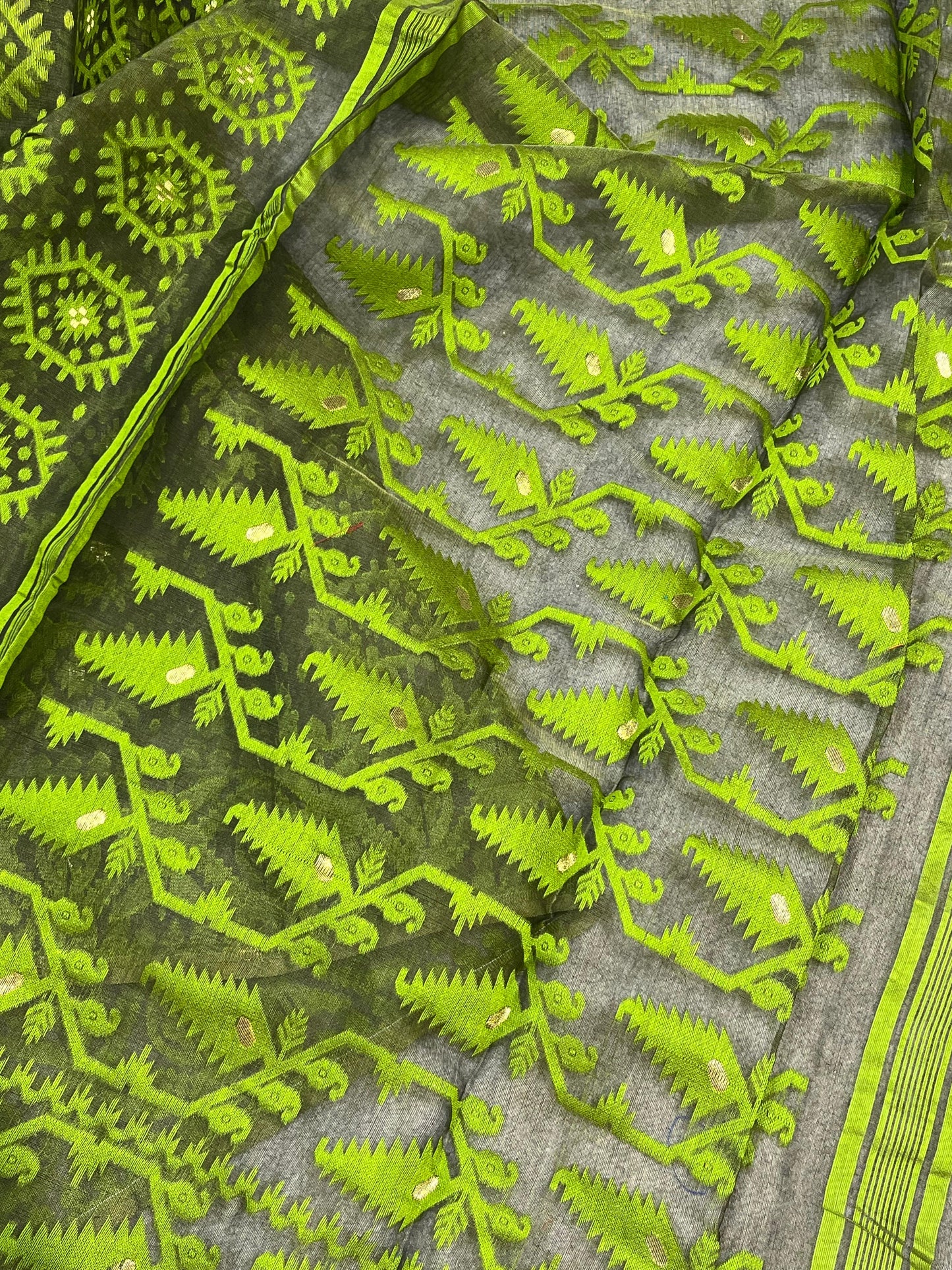 GREEN PURE HANDLOOM BENGAL JAMDANI SAREE