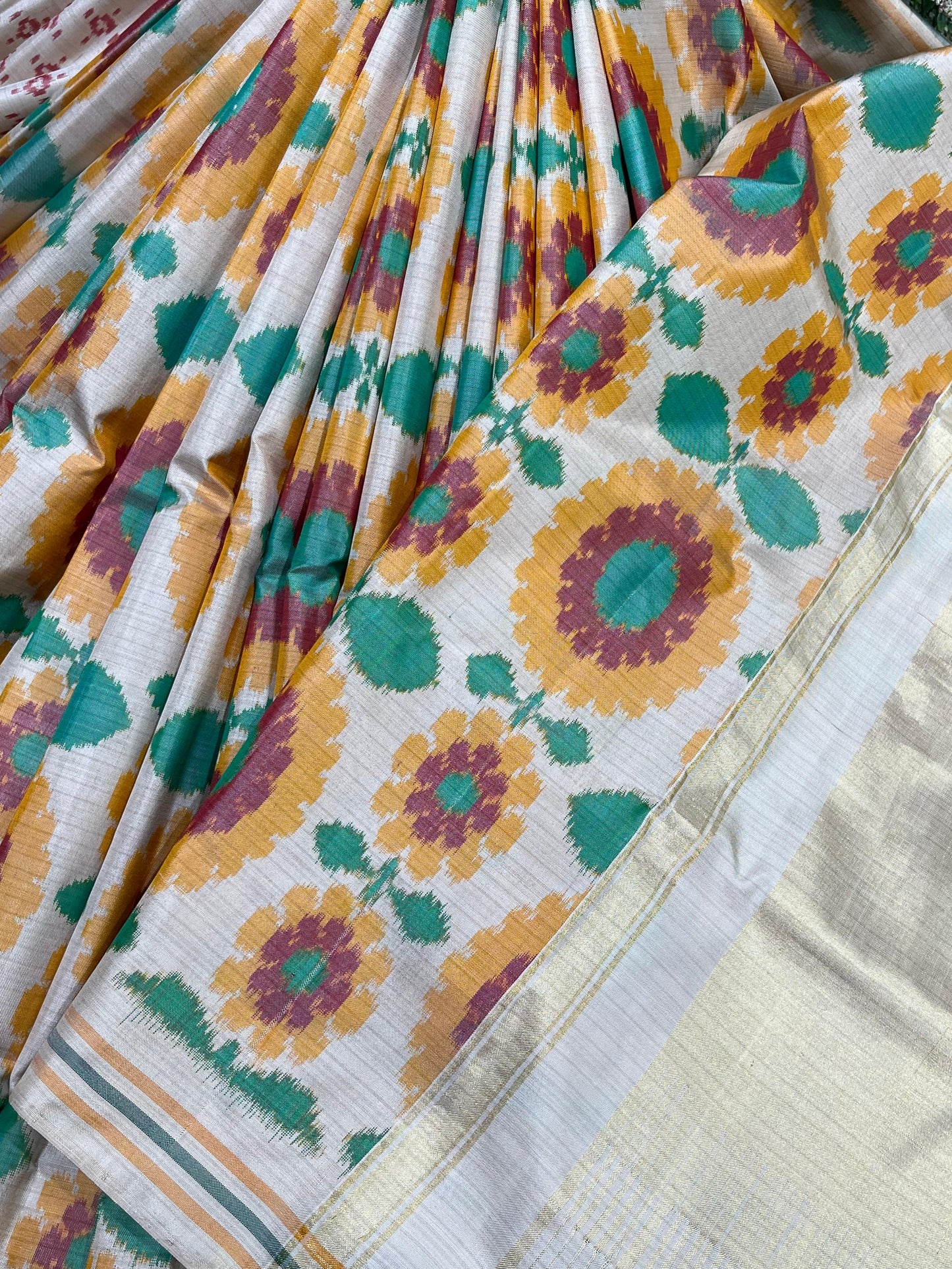 OFF WHITE SILK PURE HANDLOOM IKKAT SAREE