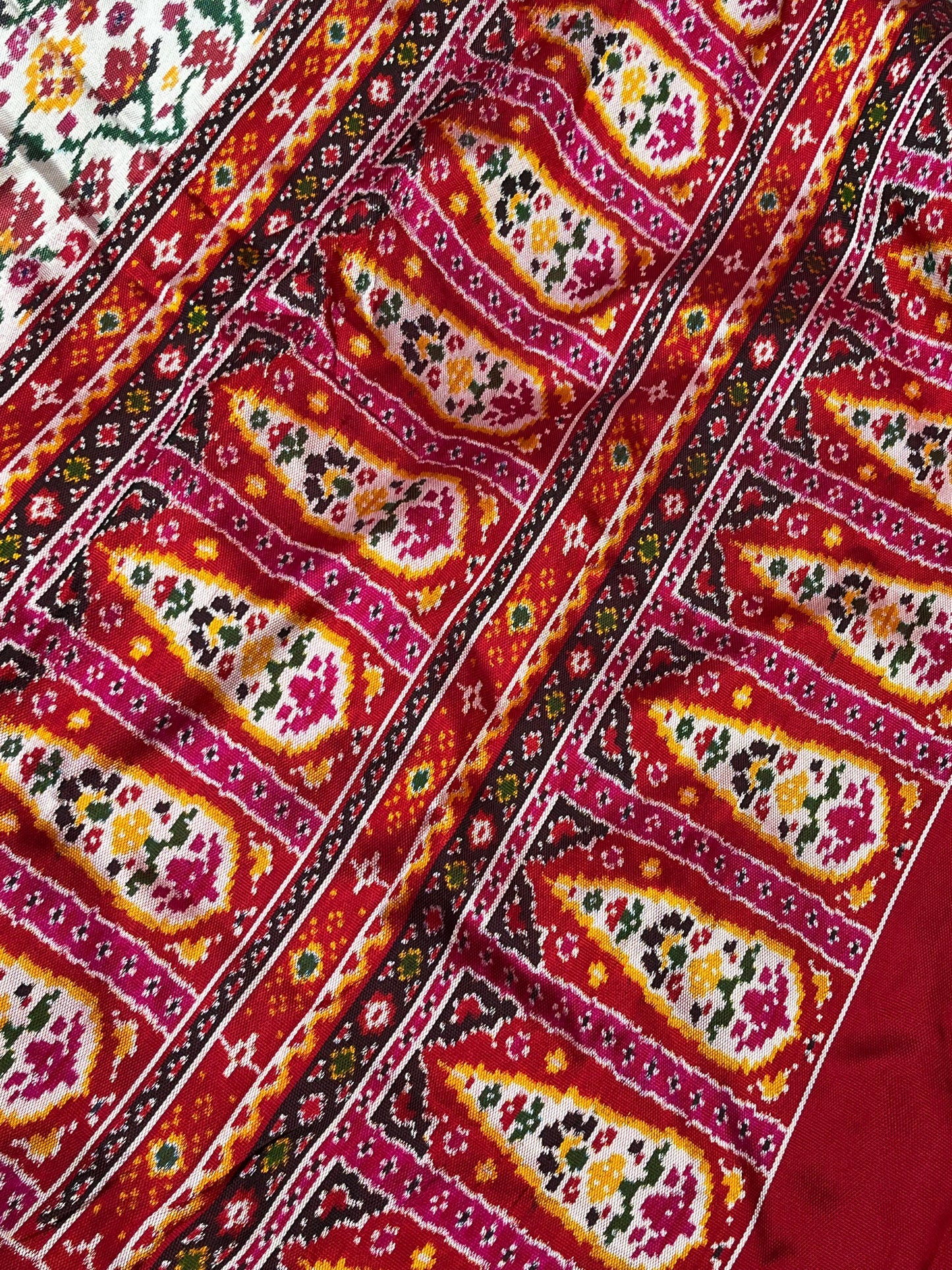 WHITE RED TWILL SILK PURE HANDLOOM IKKAT SAREE