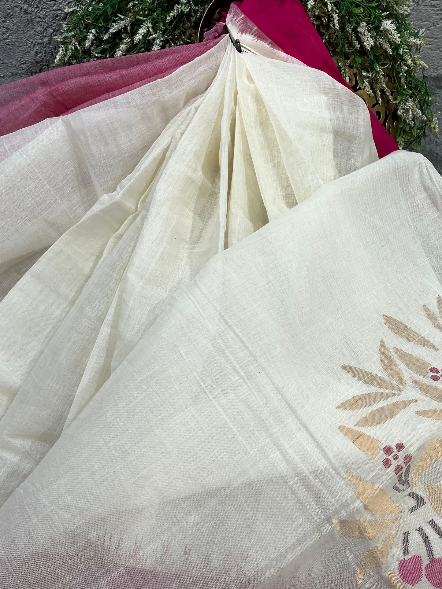 WHITE PURE HANDLOOM PONDRU KHADI SAREE