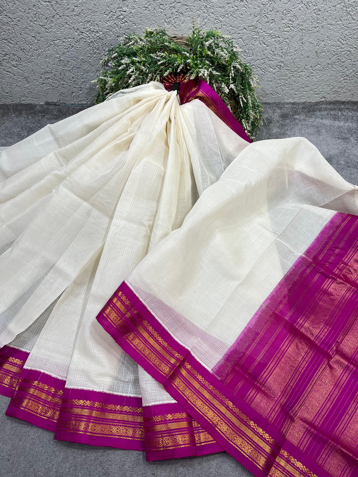 IVORY COTTON PURE HANDLOOM GADWAL SAREE