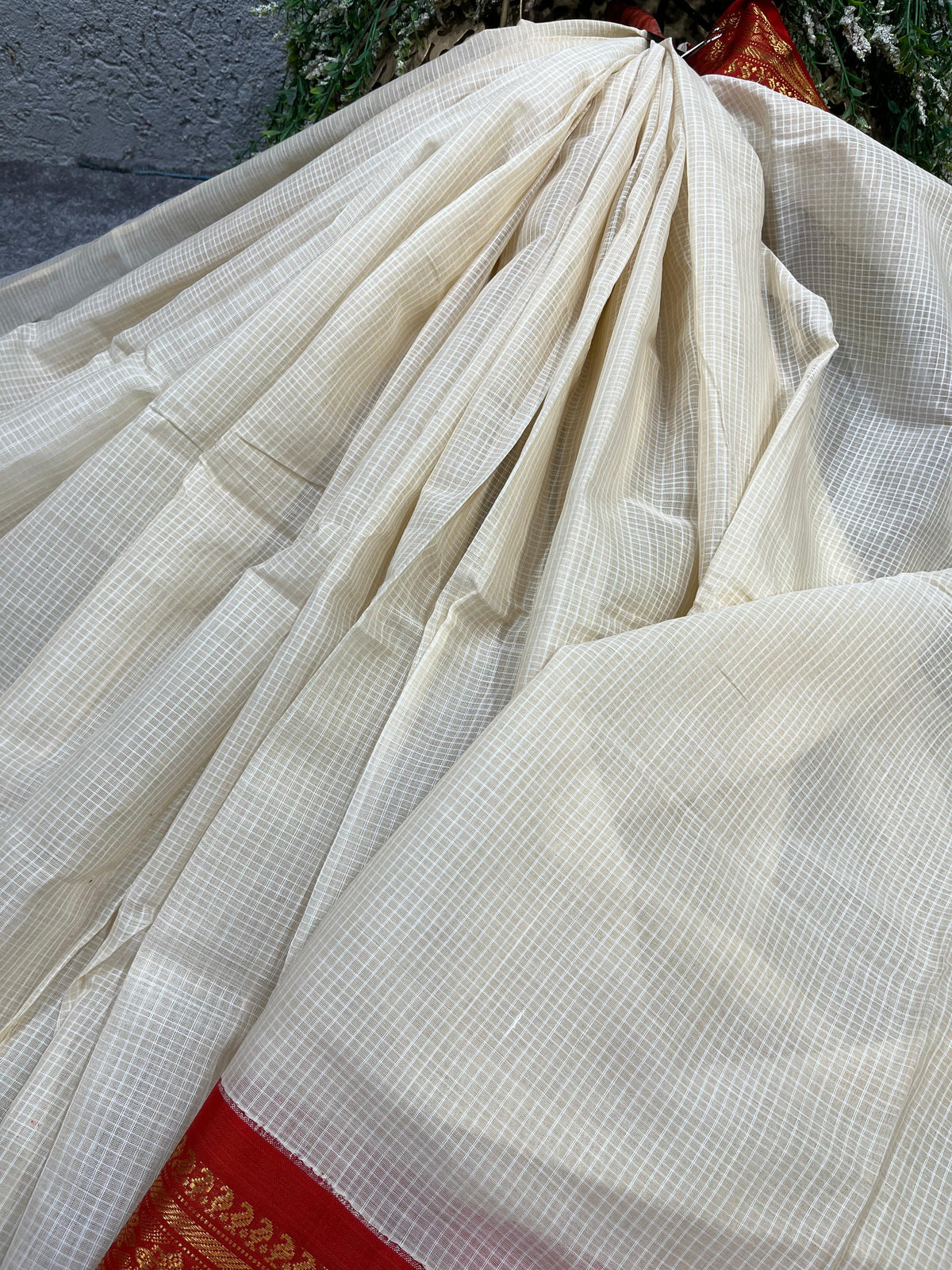 IVORY COTTON PURE HANDLOOM GADWAL SAREE