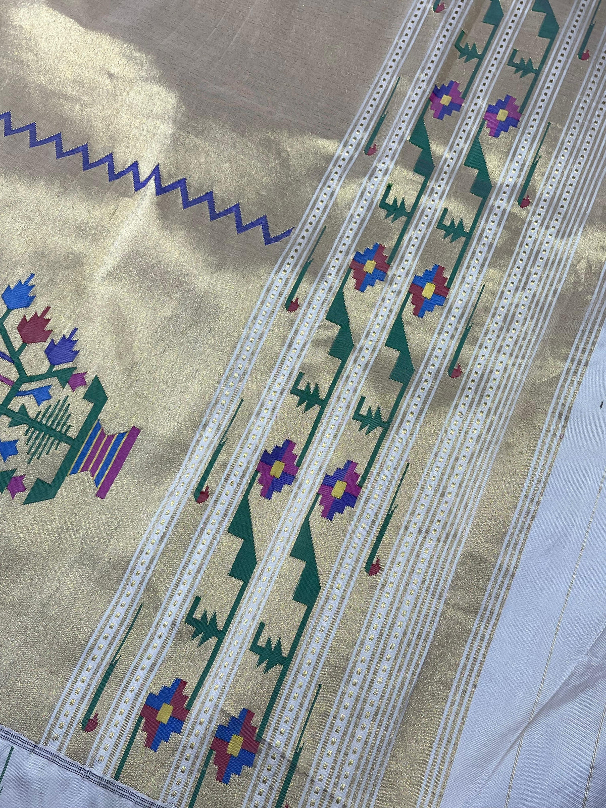 IVORY PEACH SILK PURE HANDLOOM PAITHANI SAREE