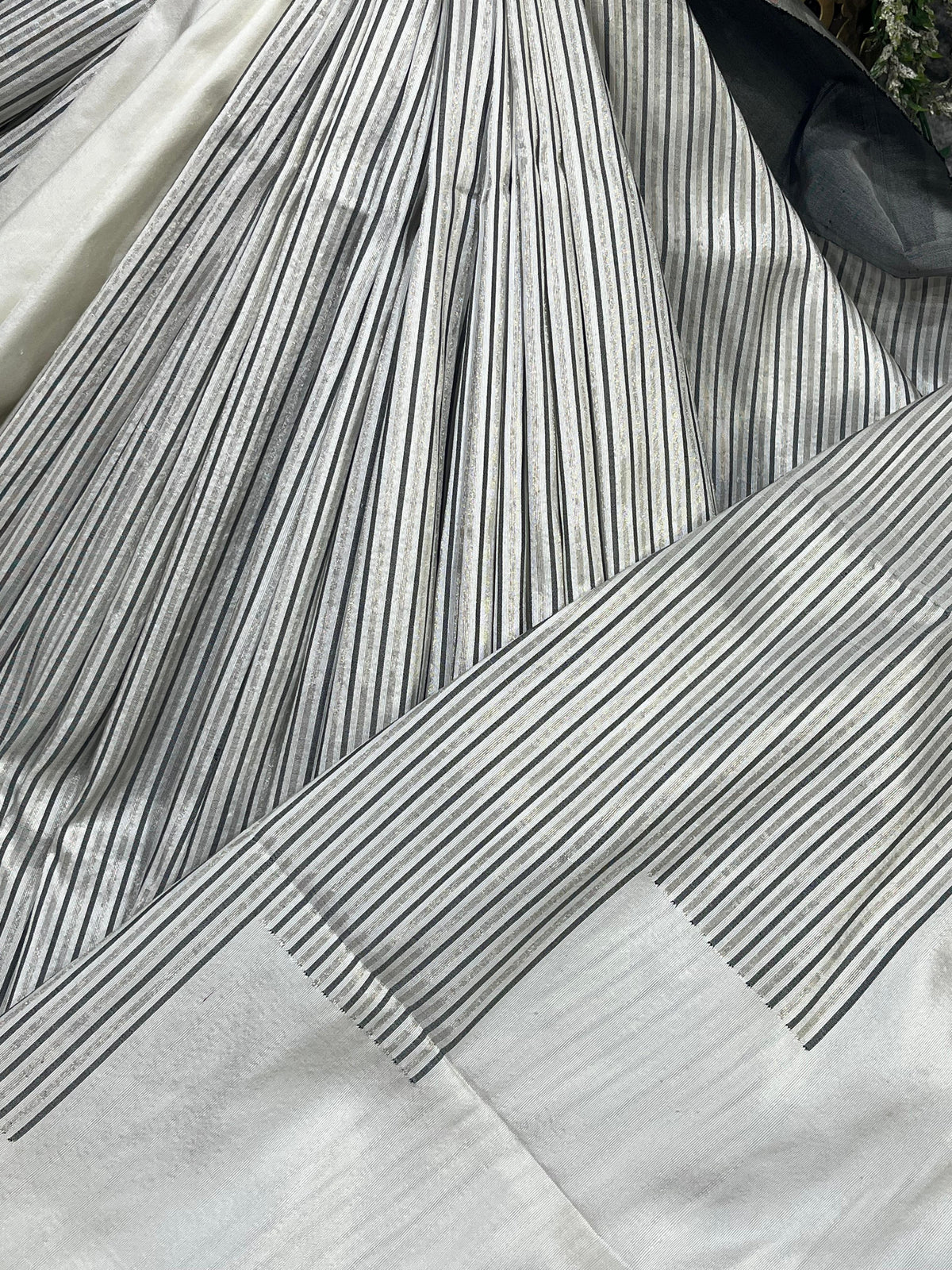 IVORY AND CHARCOAL GREY SILK PURE HANDLOOM PAITHANI SAREE