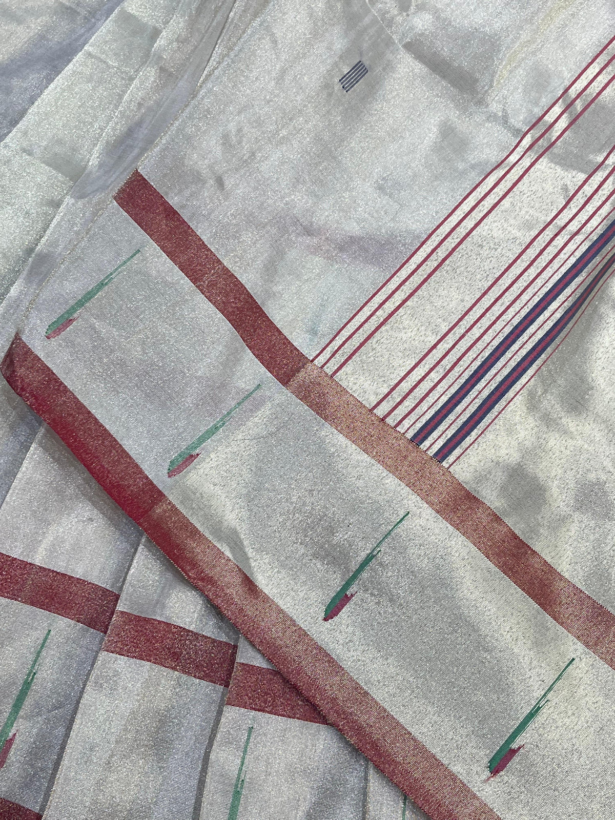 IVORY SILVER TISSUE SILK PURE HANDLOOM PAITHANI SAREE