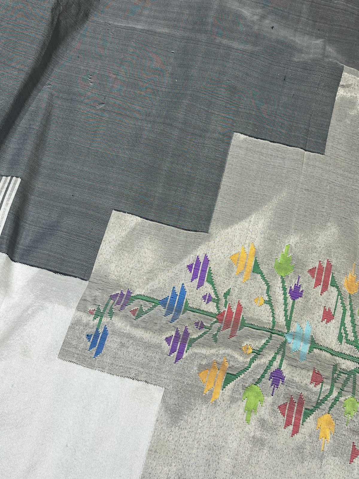 IVORY AND CHARCOAL GREY SILK PURE HANDLOOM PAITHANI SAREE