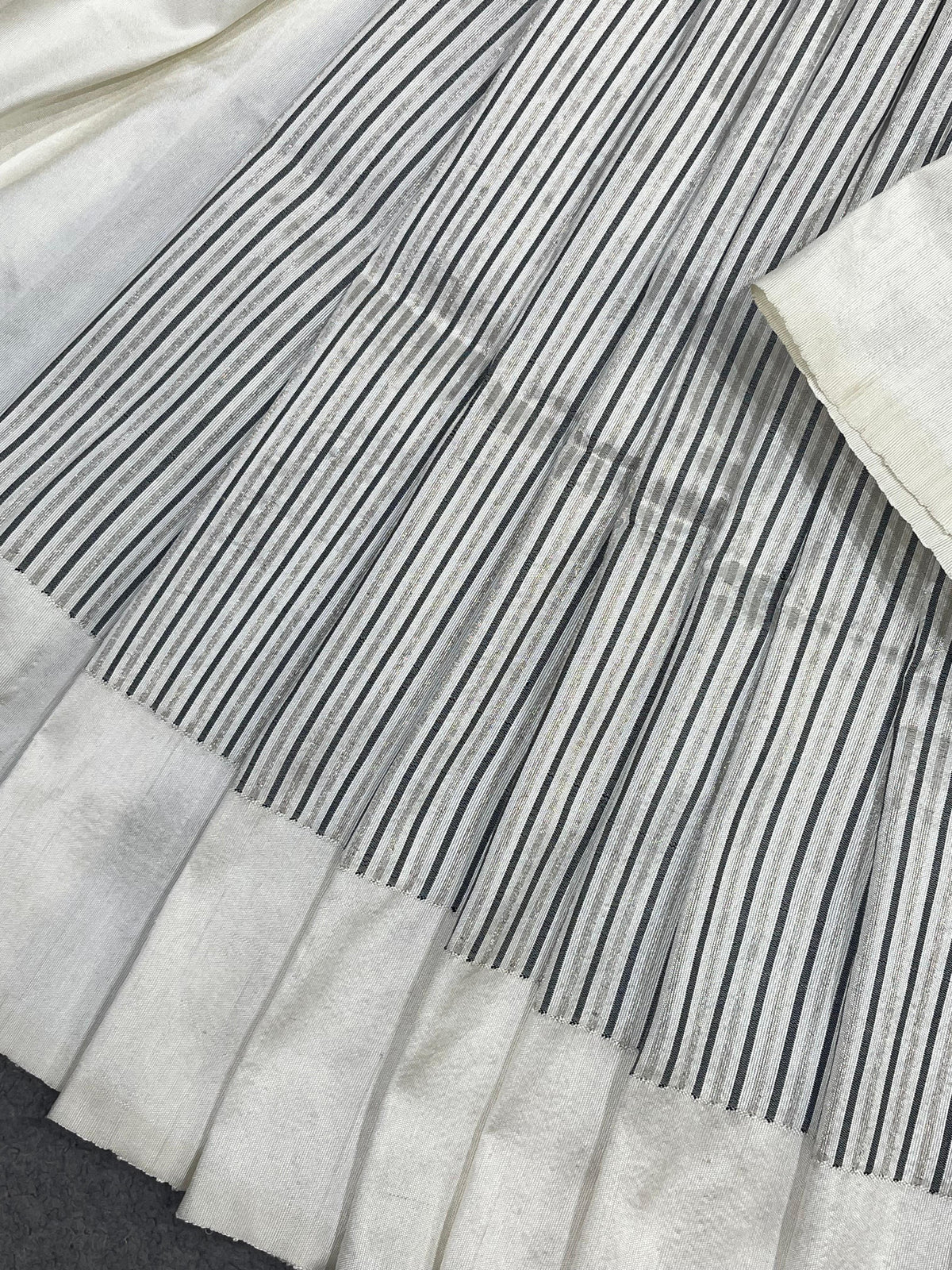 IVORY AND CHARCOAL GREY SILK PURE HANDLOOM PAITHANI SAREE
