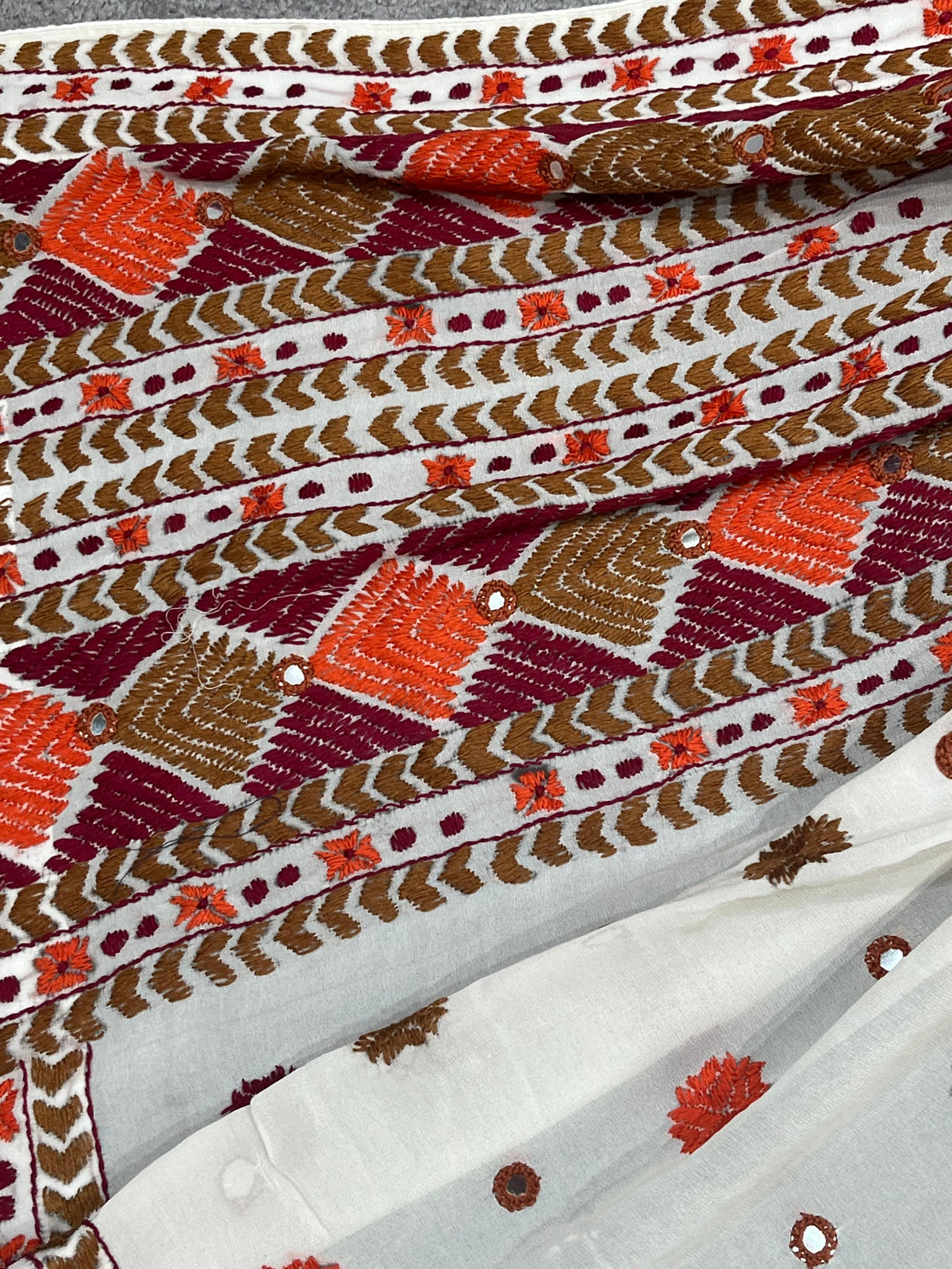 IVORY GEORGETTE PURE HANDLOOM PHULKARI DUPATTA