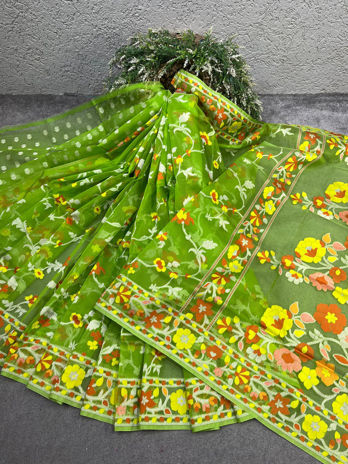 PARROT GREEN KORA PURE HANDLOOM BANARASI SAREE