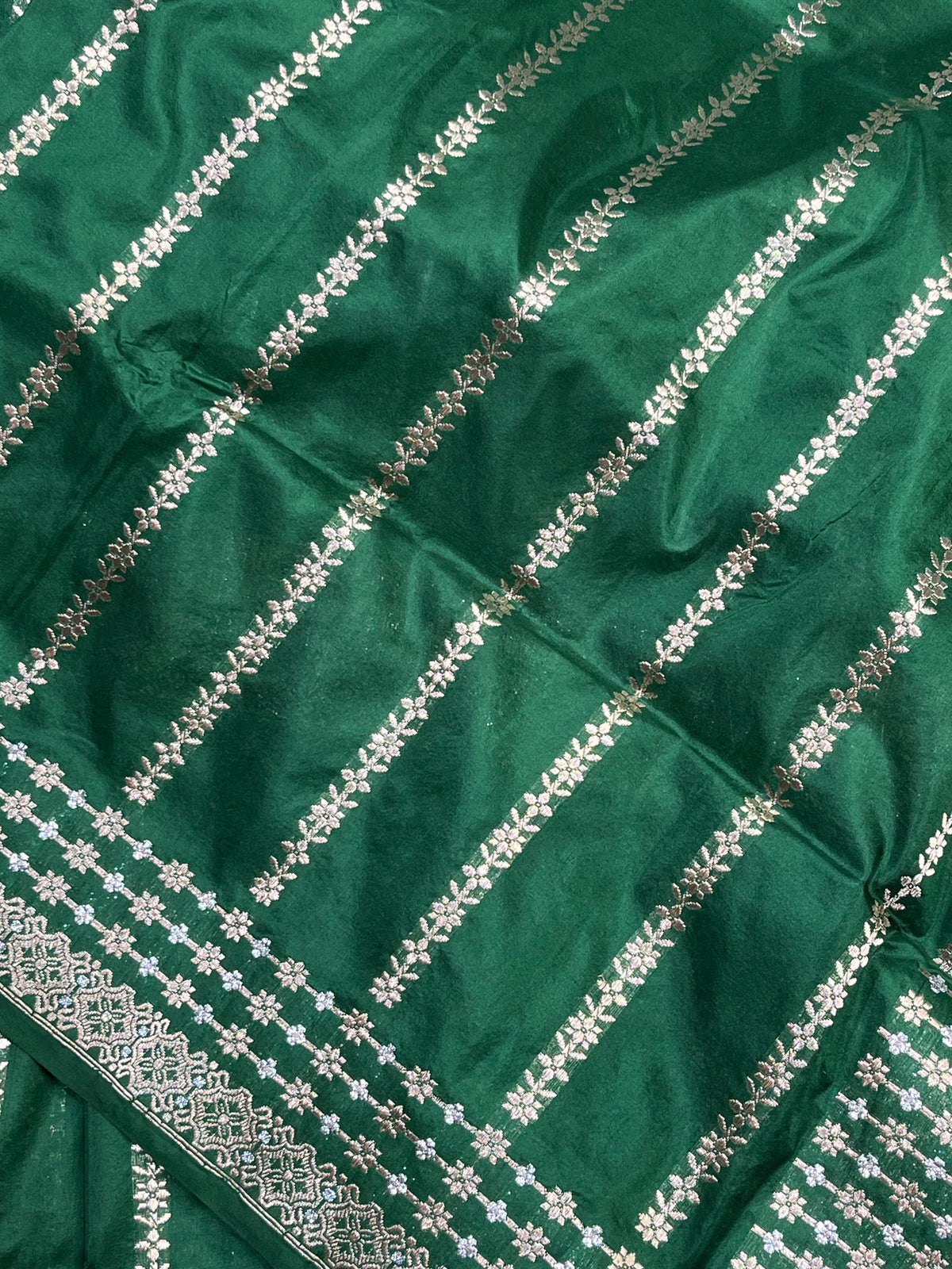 GREEN SILK PURE HANDLOOM BANARASI SAREE