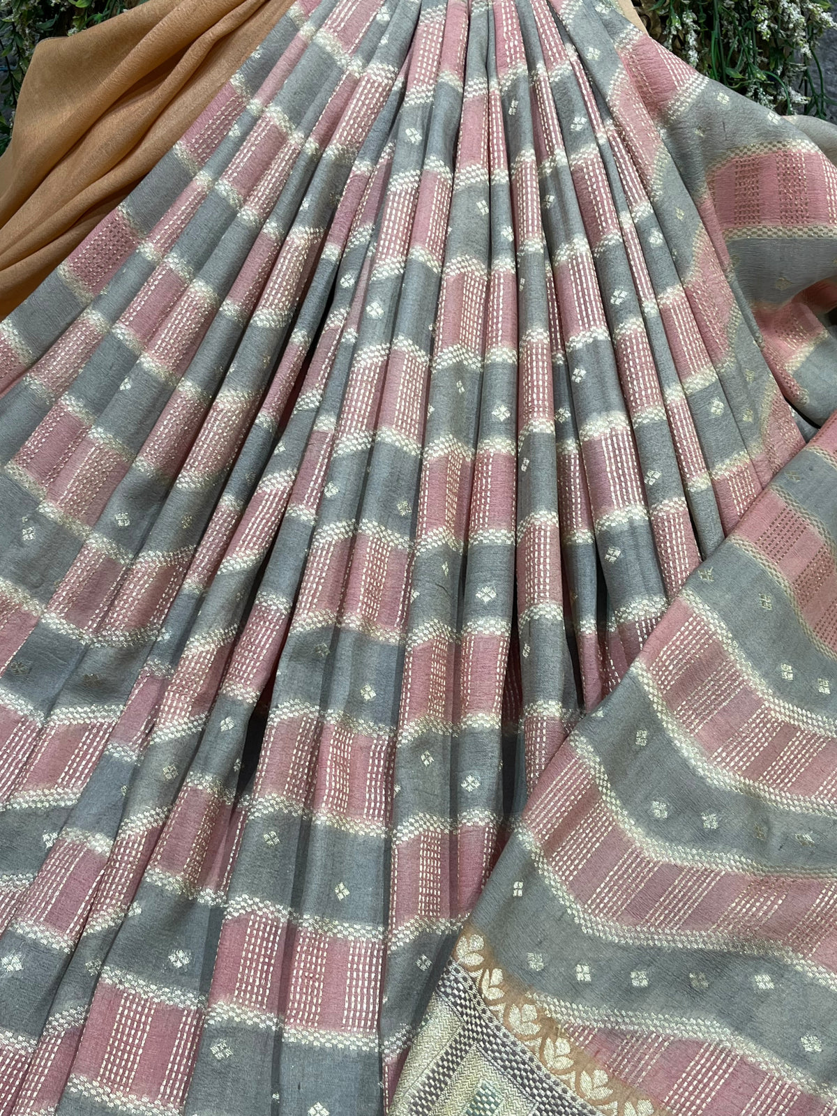 GREY DUSTY ROSE PINK TASSAR GEOREGTTE PURE HANDLOOM BANARASI SAREE
