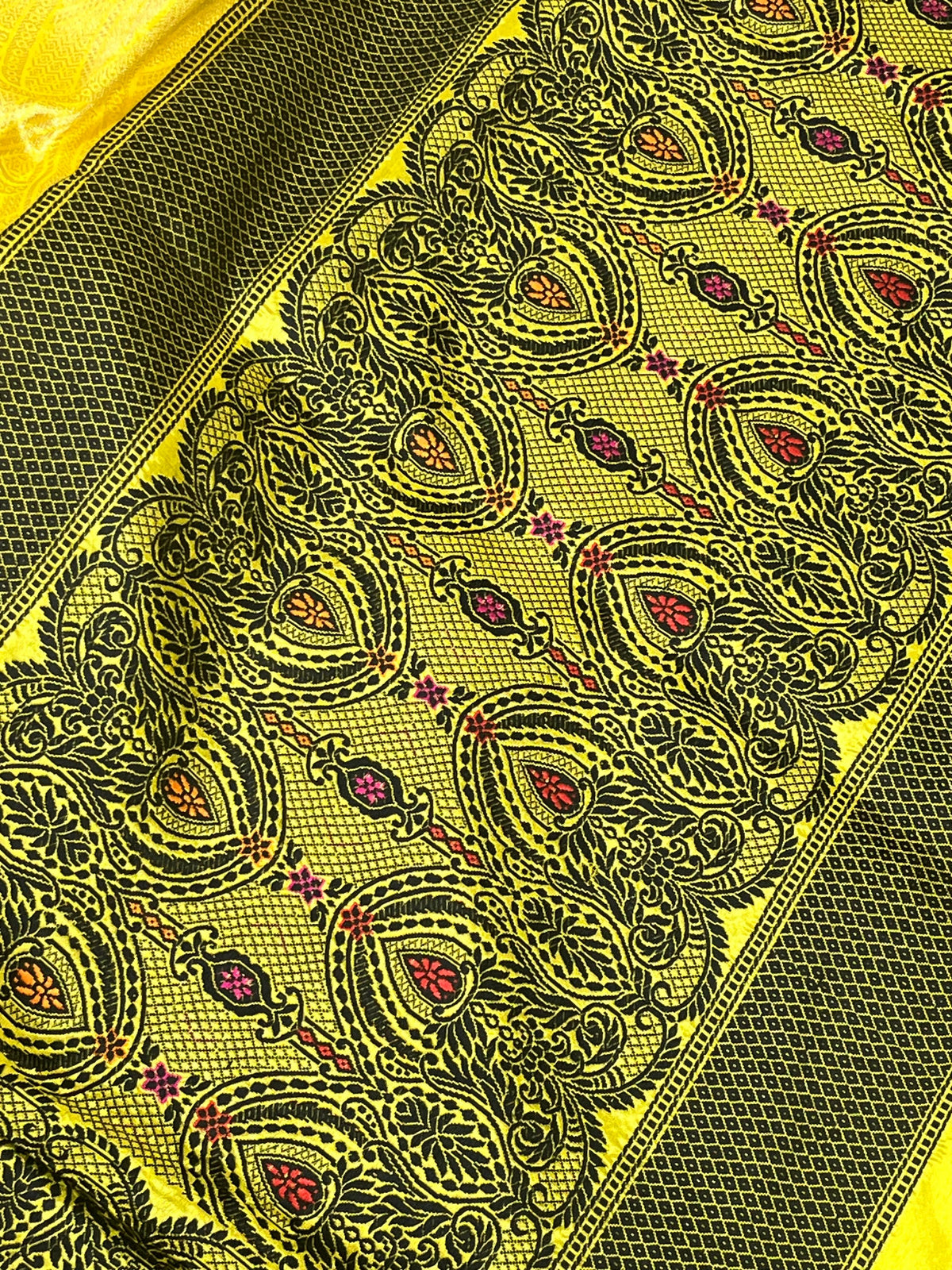 YELLOW SILK PURE HANDLOOM BANARASI SAREE