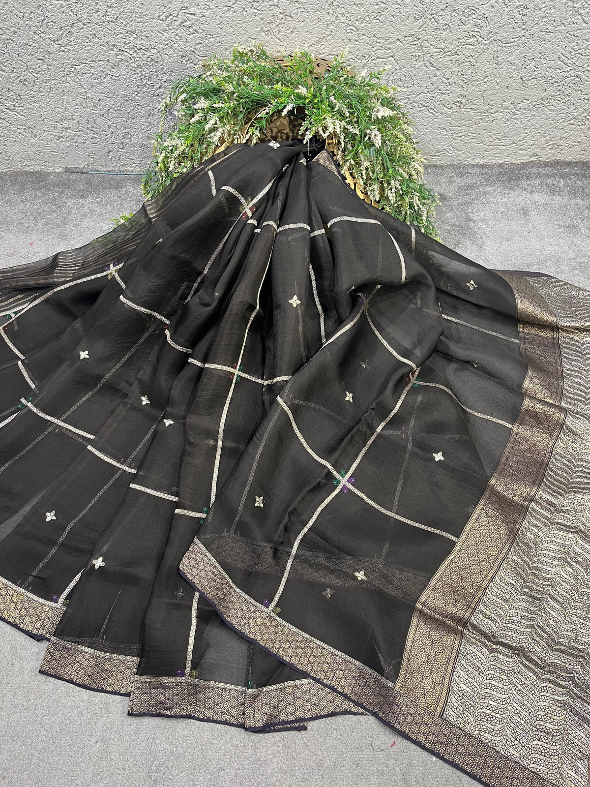 BLACK KORA PURE HANDLOOM  BANARASI SAREE