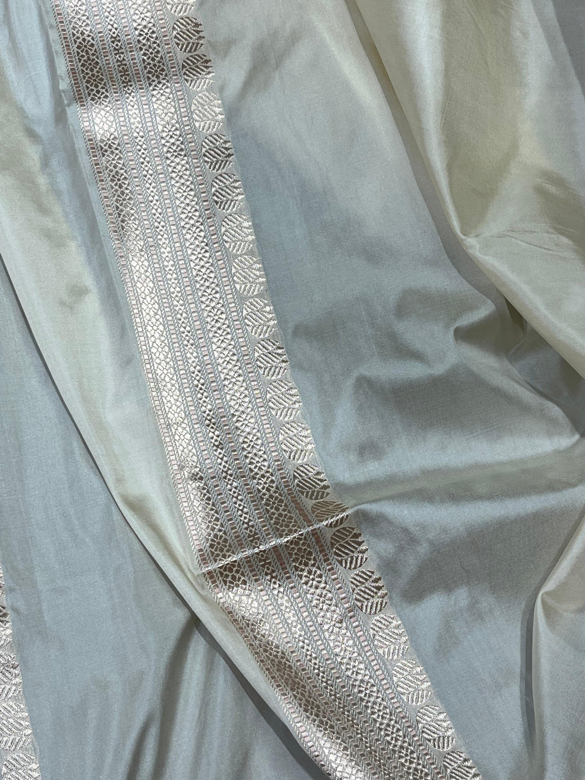 CHAMPAGNE GOLD SILK PURE HANDLOOM BANARASI SAREE