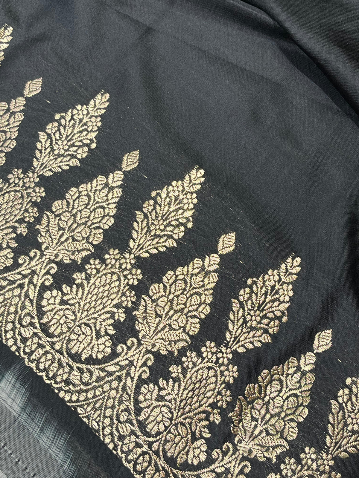 BLACK SILK PURE HANDLOOM BANARASI SAREE