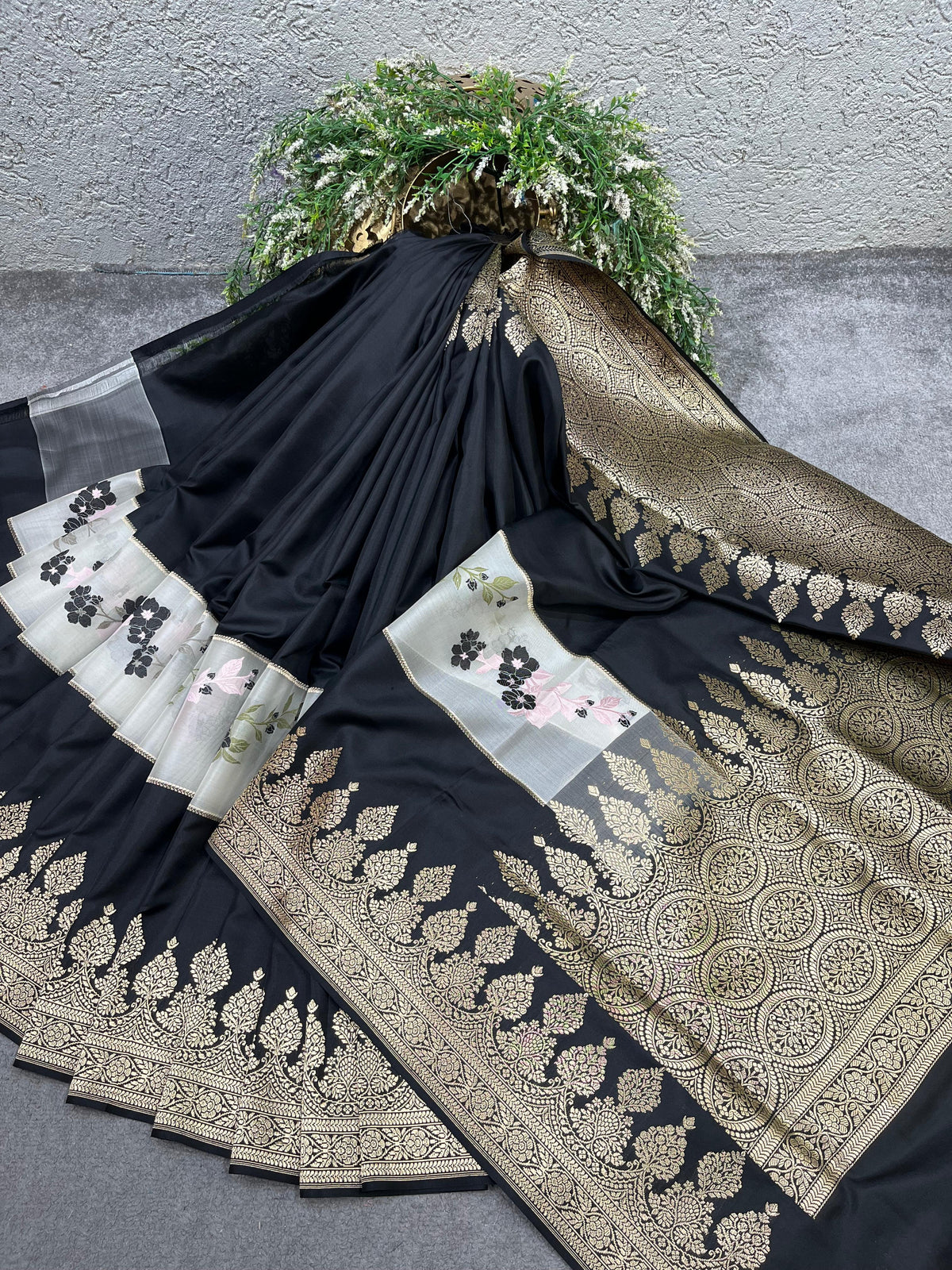 BLACK SILK PURE HANDLOOM BANARASI SAREE