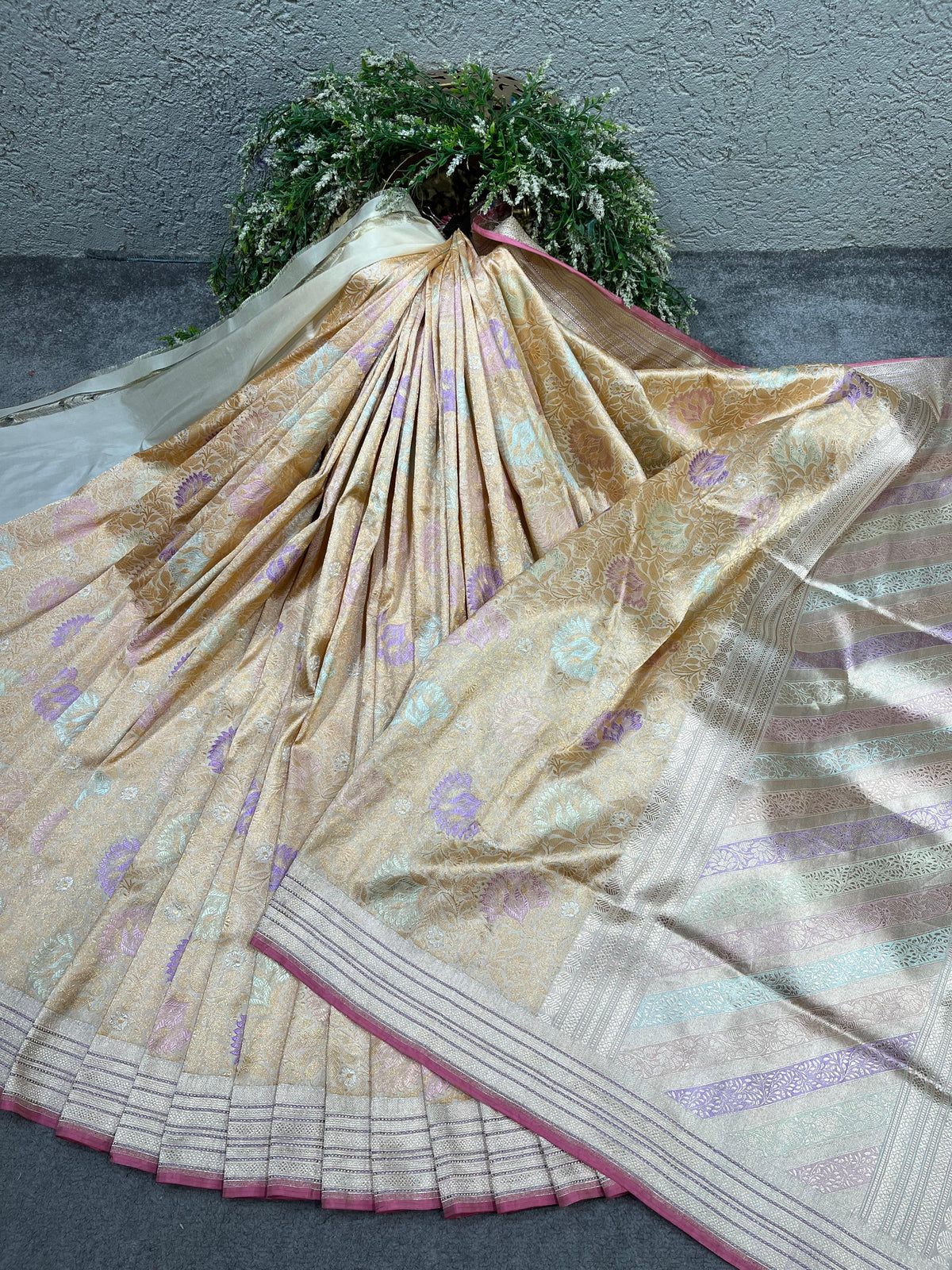 CHAMPAGNE GOLD SILK PURE HANDLOOM BANARASI SAREE