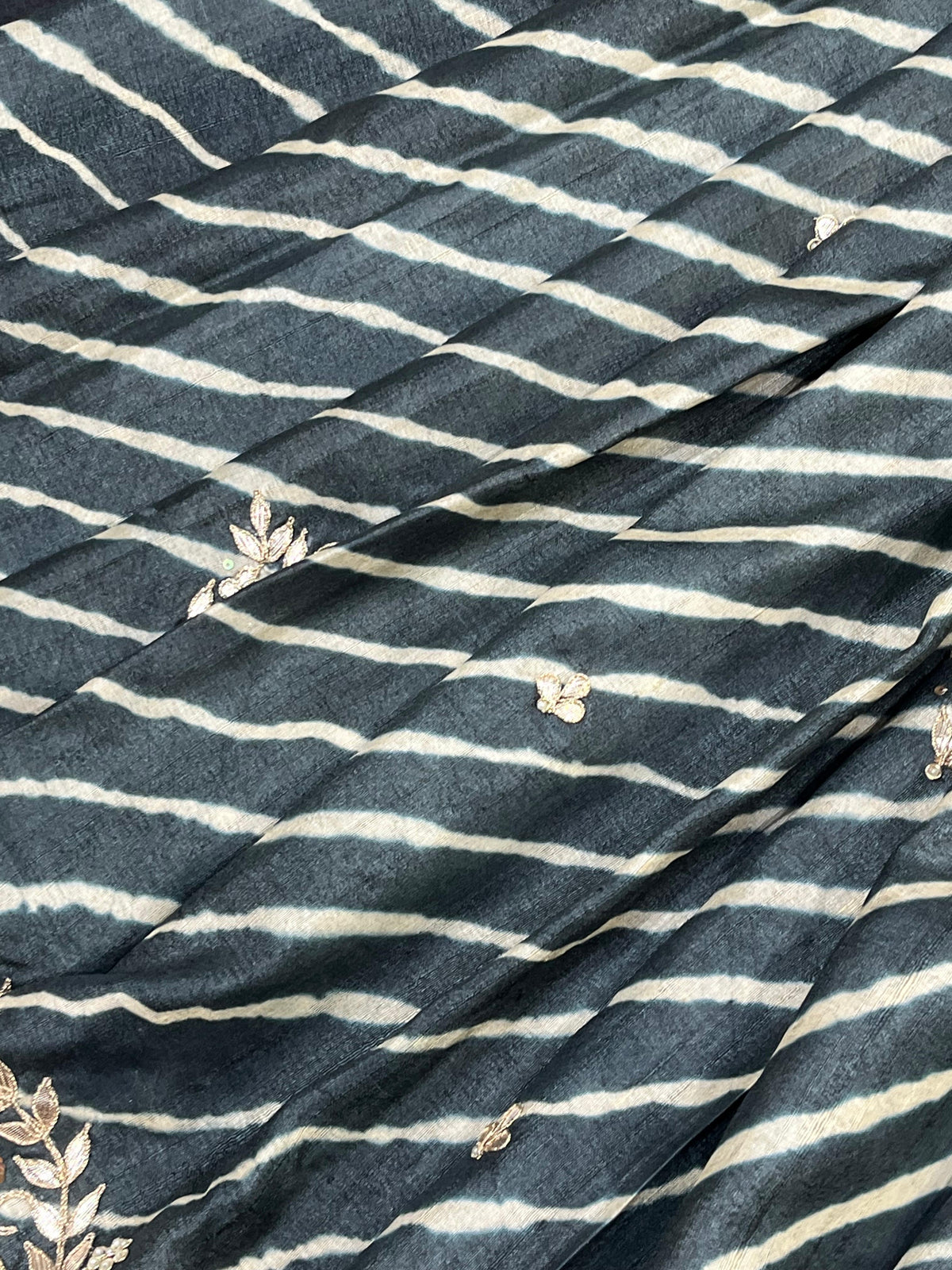 CHARCOAL GREY TASSAR PURE HANDLOOM LEHERIYA SAREE