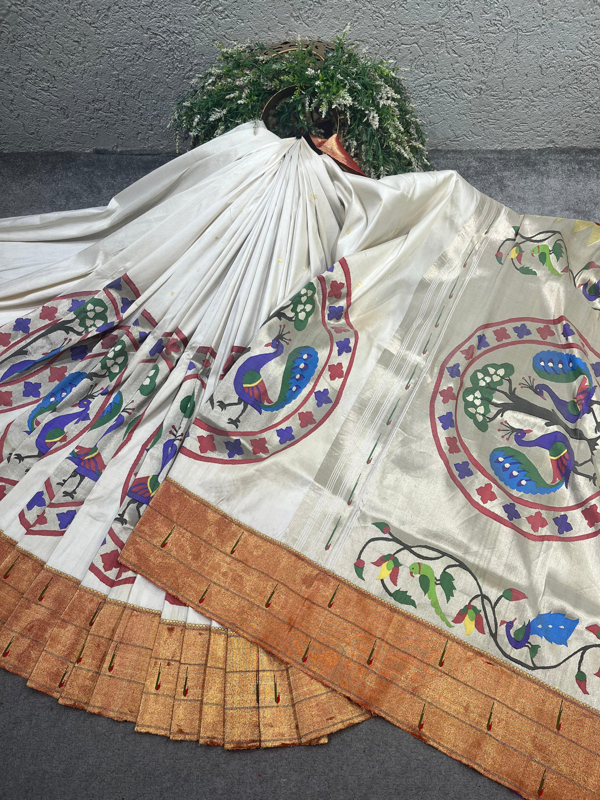 WHITE SILK PURE HANDLOOM PAITHANI SAREE