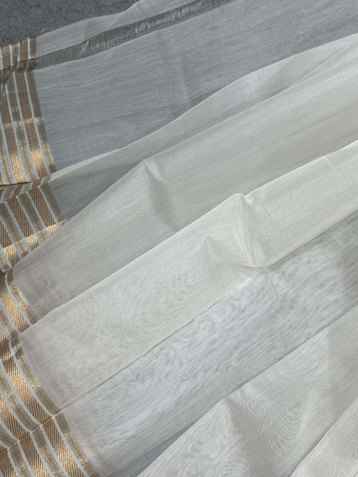 WHITE PURE HANDLOOM CHANDERI SAREE
