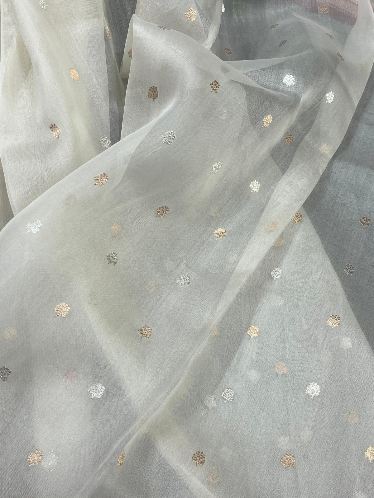 WHITE KORA PURE HANDLOOM BANARASI SAREE