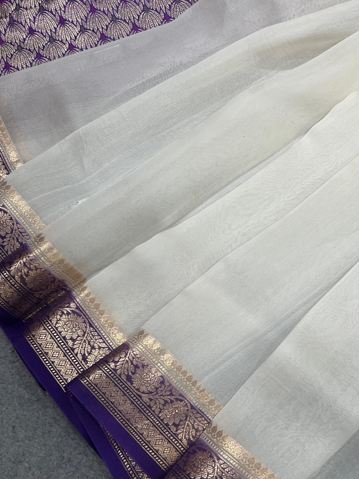WHITE KORA PURE HANDLOOM BANARASI SAREE